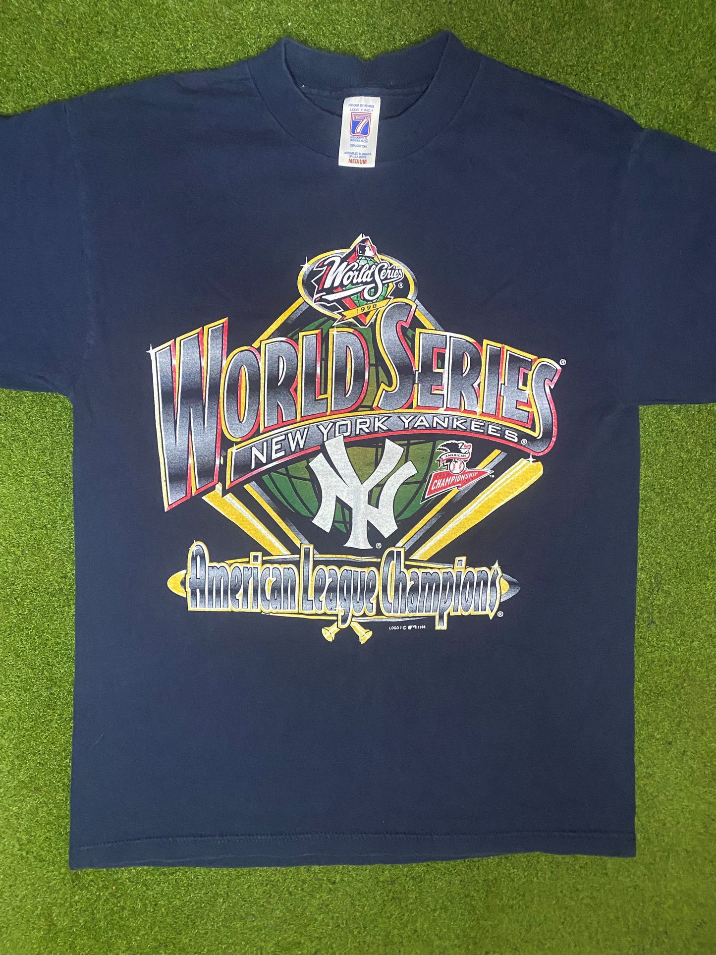 1998 New York Yankees - World Series - Vintage MLB T-Shirt (Medium) - Gametime Vintage