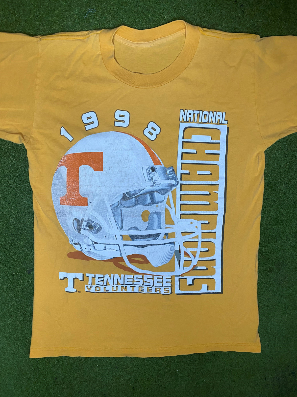 1998 Tennessee Volunteers - National Champions - Vintage College Football T-Shirt (Medium) - Gametime Vintage