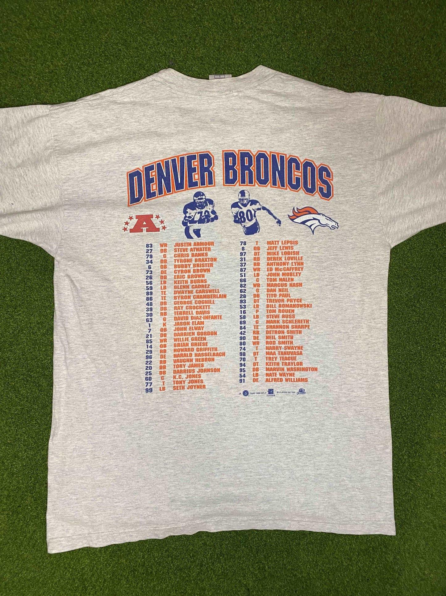1999 Denver Broncos - Double Sided - Super Bowl XXXIII Champs ft. John Elway and Terrell Davis - Vintage NFL Tee Shirt (Large) - Gametime Vintage