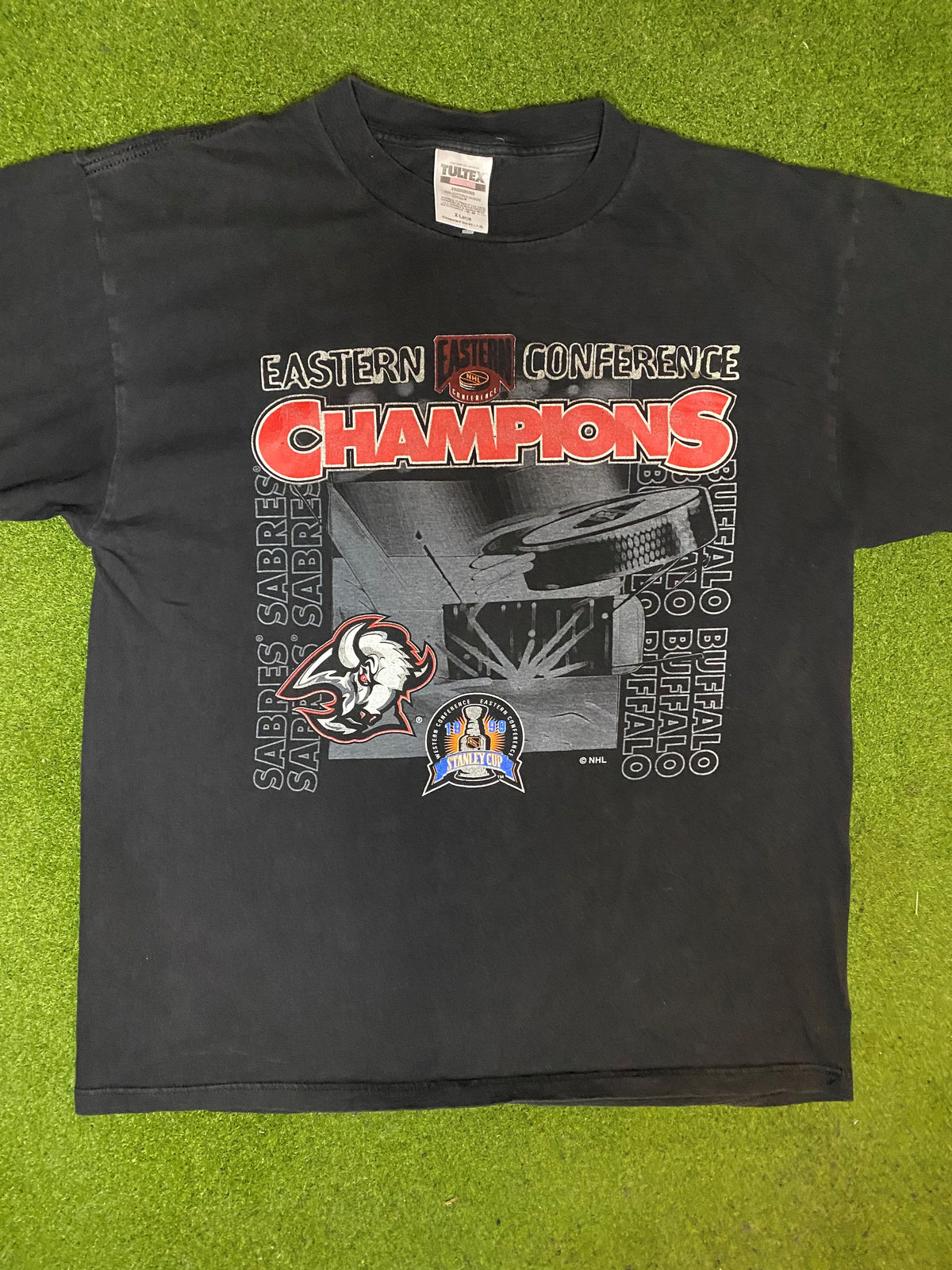 1999 Buffalo Sabres - East Conf Champions - Vintage NHL T-Shirt (XL) - Gametime Vintage