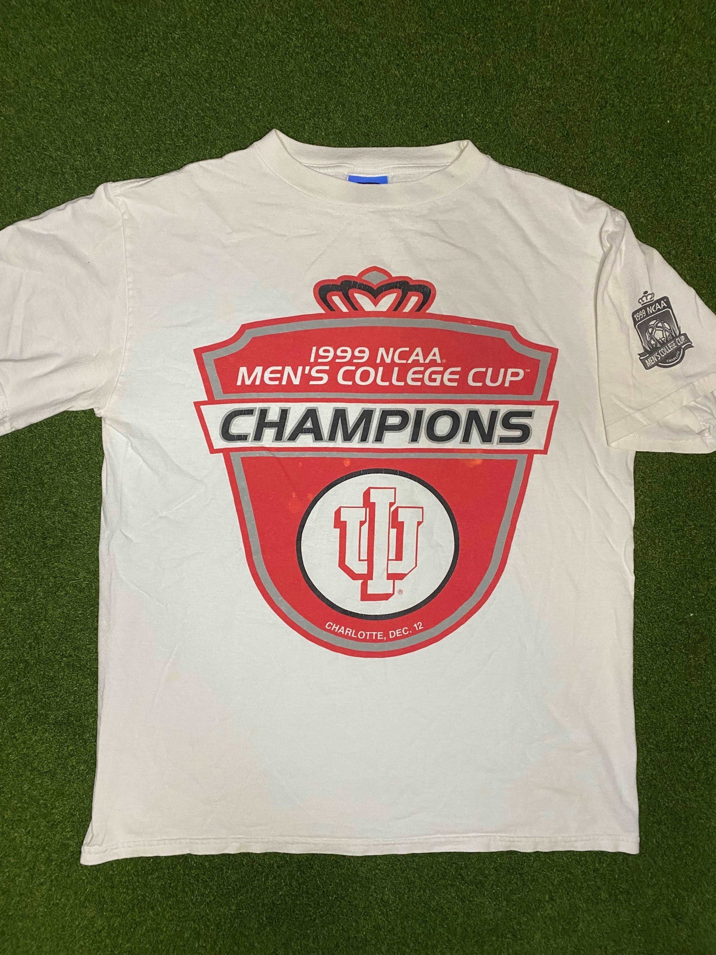 1999 Indiana Hoosiers - College Cup Champions - Charlotte, NC - Vintage College Tee Shirt (Large) - Gametime Vintage