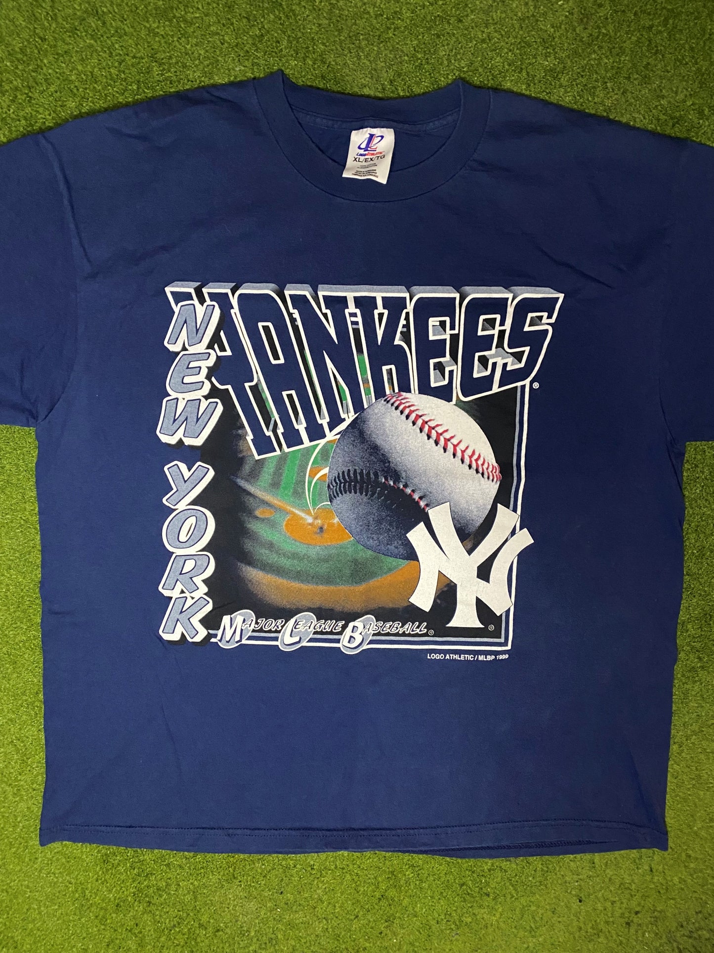 1999 New York Yankees - Vintage MLB T Shirt (XL) - Gametime Vintage