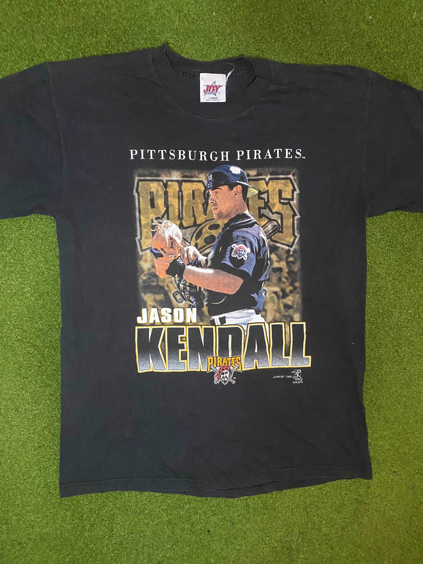 1999 Pittsburgh Pirates - Jason Kendall - Vintage MLB Player T-Shirt (Large) - Gametime Vintage