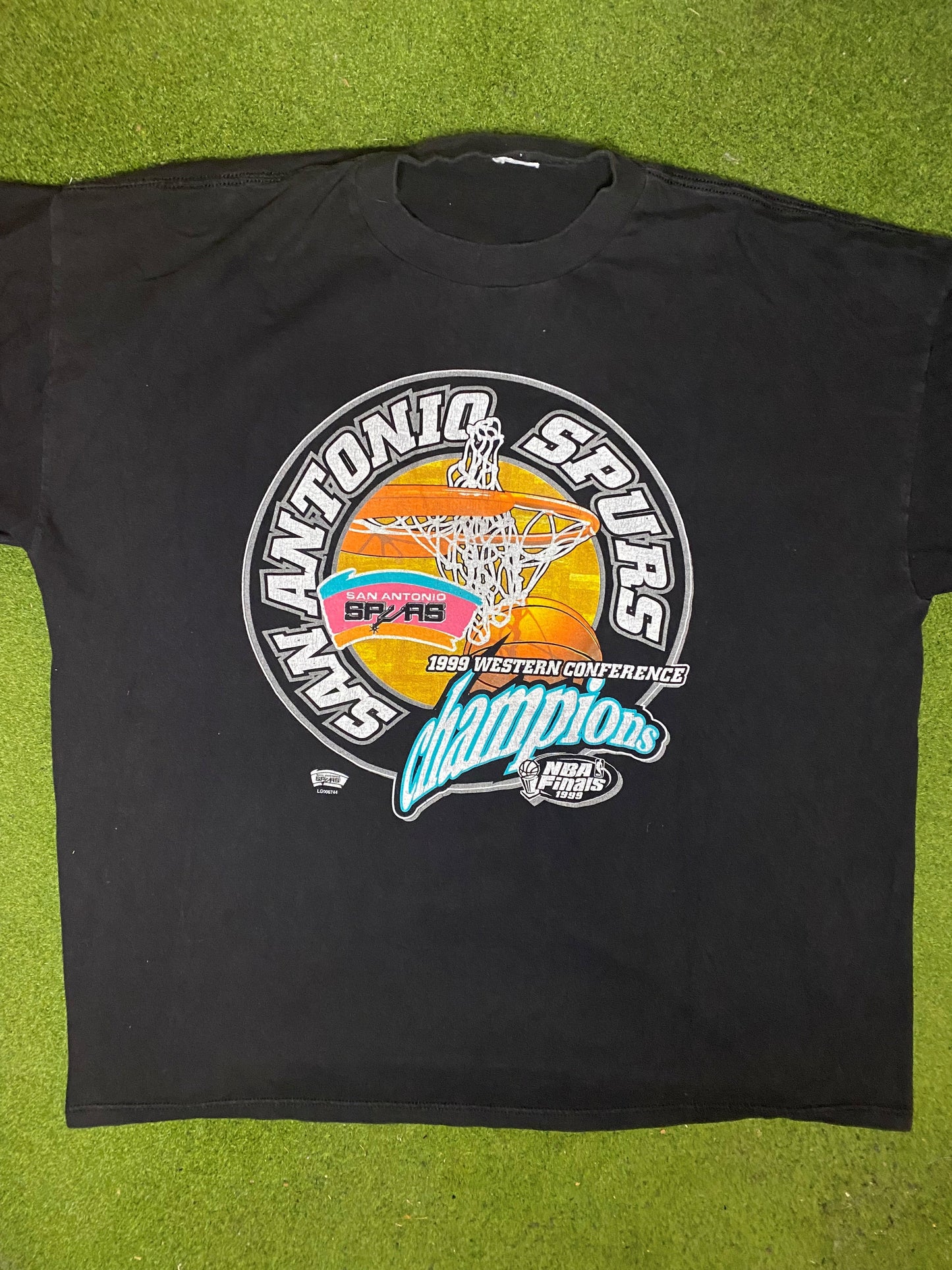 1999 San Antonio Spurs - West Conf Champions - Vintage NBA T-Shirt (2XL) - Gametime Vintage