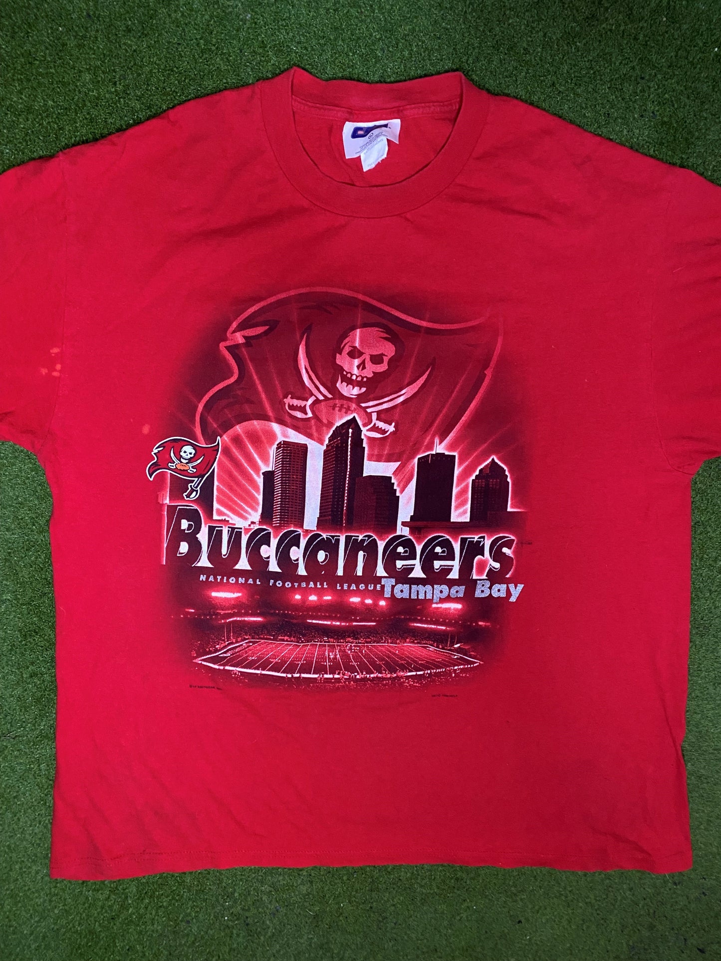 1999 Tampa Bay Buccaneers - Vintage NFL T-Shirt (XL) - Gametime Vintage