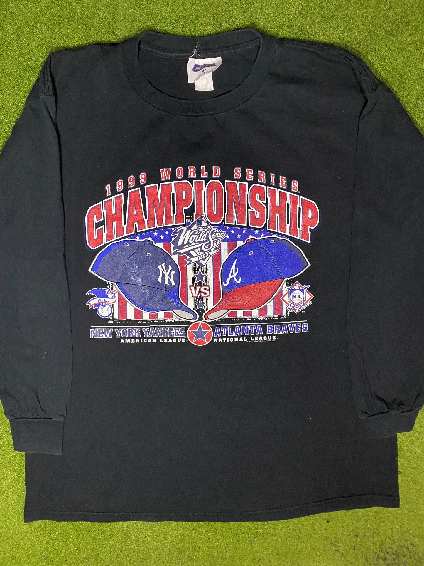 1999 World Series - Yankees Vs. Braves - Vintage MLB Long Sleeve (XL) - Gametime Vintage