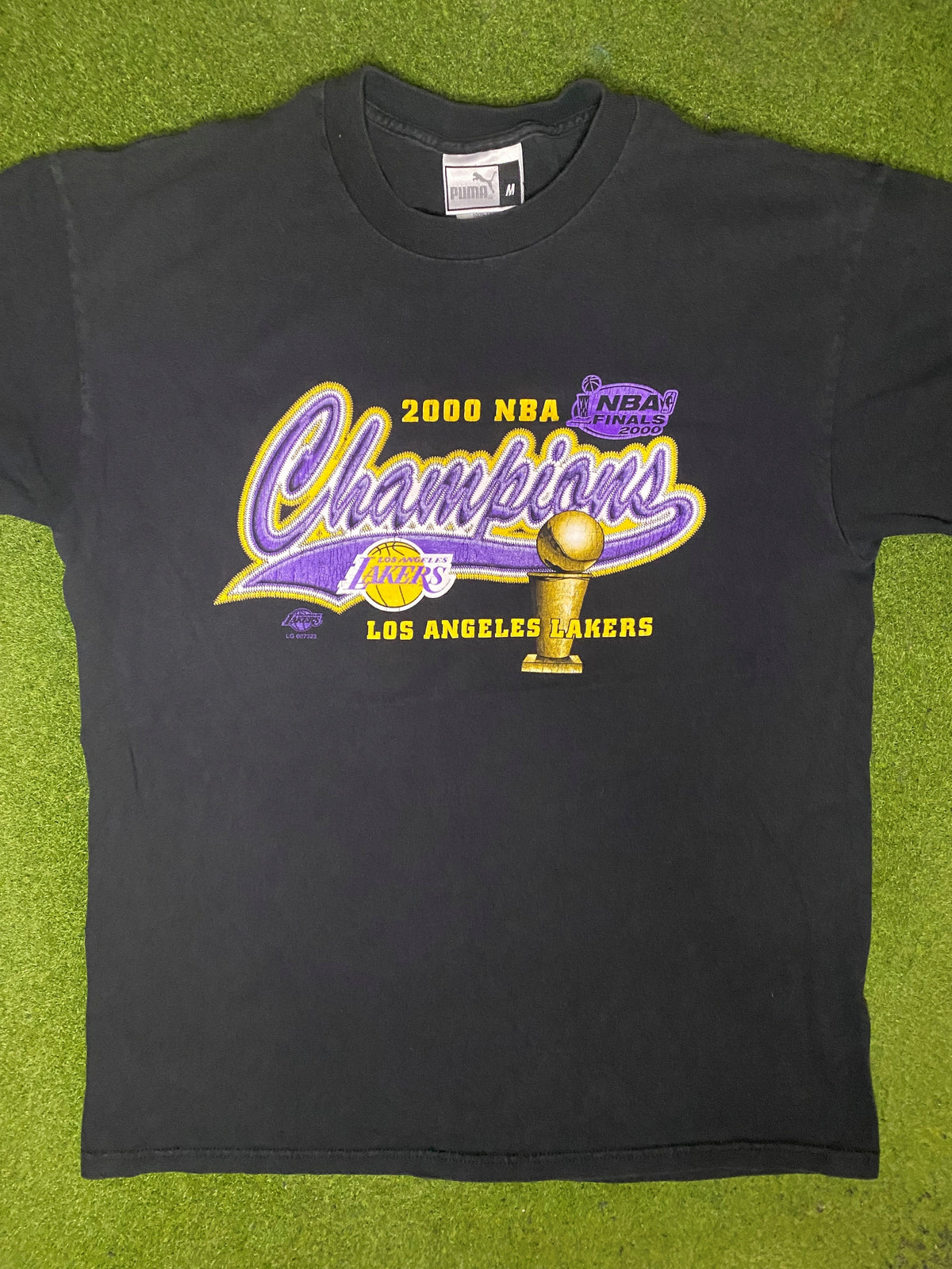 2000 Los Angeles Lakers - Vintage NBA T Shirt (Medium) - Gametime Vintage