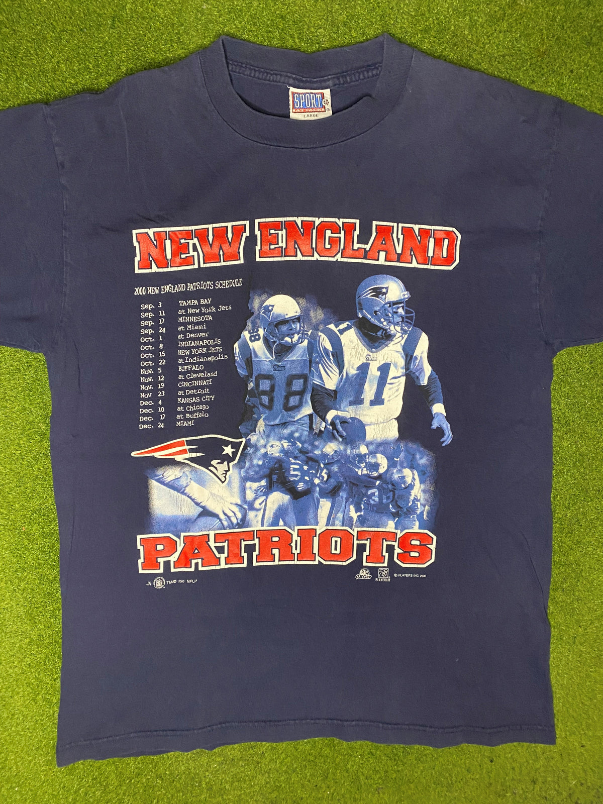 2000 New England Patriots - Schedule - Vintage NFL T Shirt (Large) - Gametime Vintage