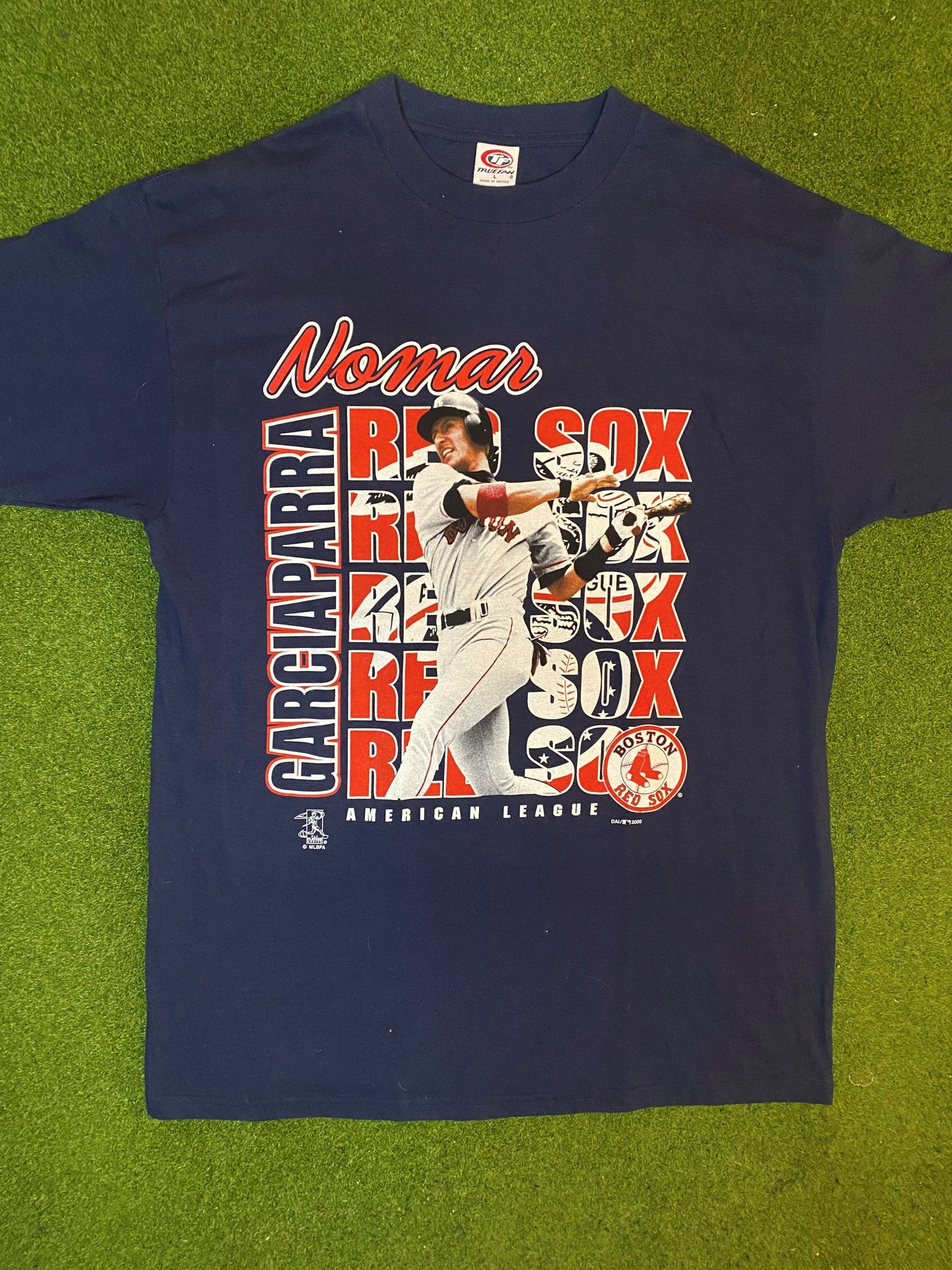 2000 Boston Red Sox - Nomar Garciaparra - Vintage MLB T-Shirt (Large) - Gametime Vintage