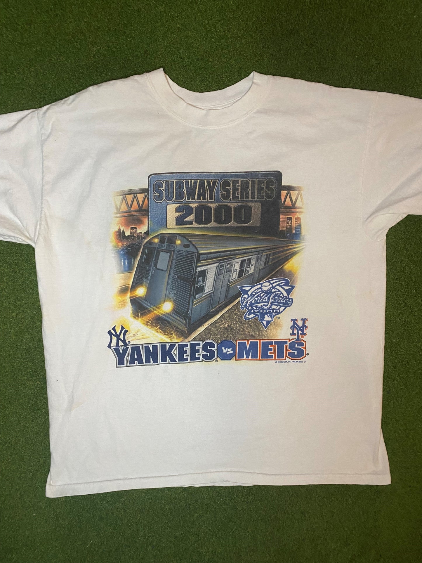 2000 Subway Series - Yankees vs Mets - Vintage MLB T-Shirt (XL) - Gametime Vintage