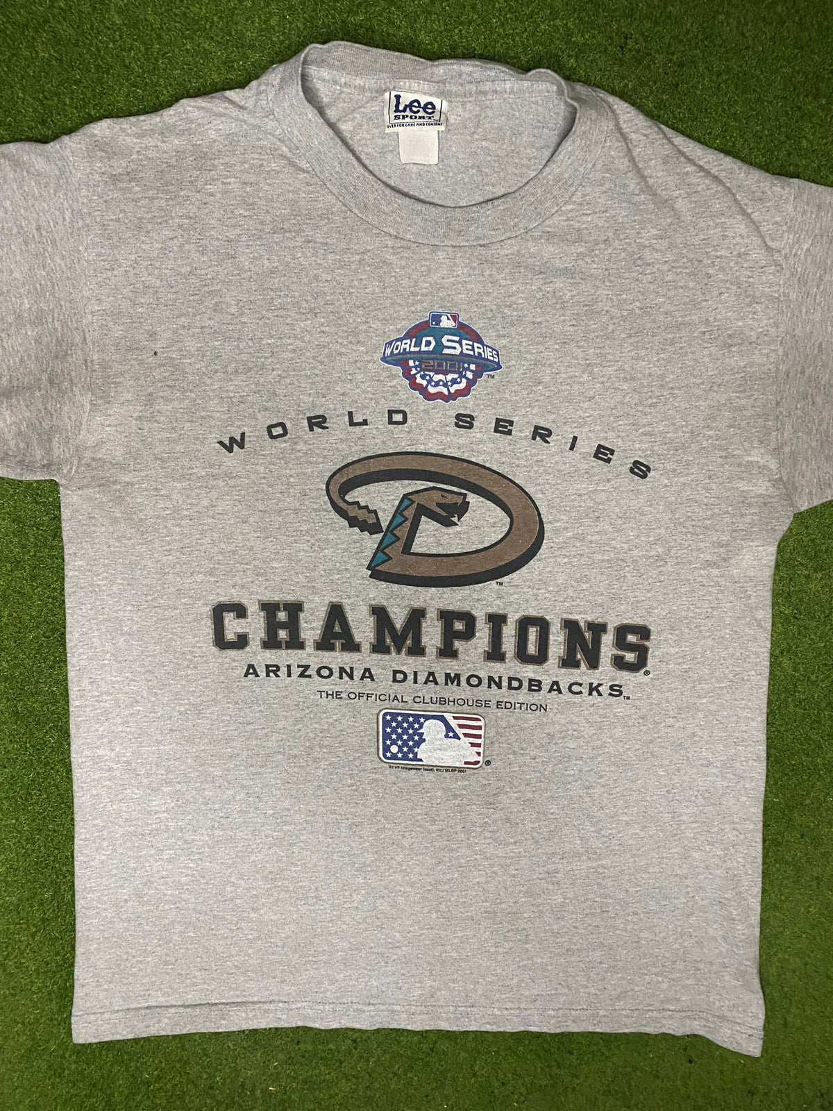 2001 Arizona Diamondbacks - World Series Champions - Vintage MLB T Shirt (Medium) - Gametime Vintage