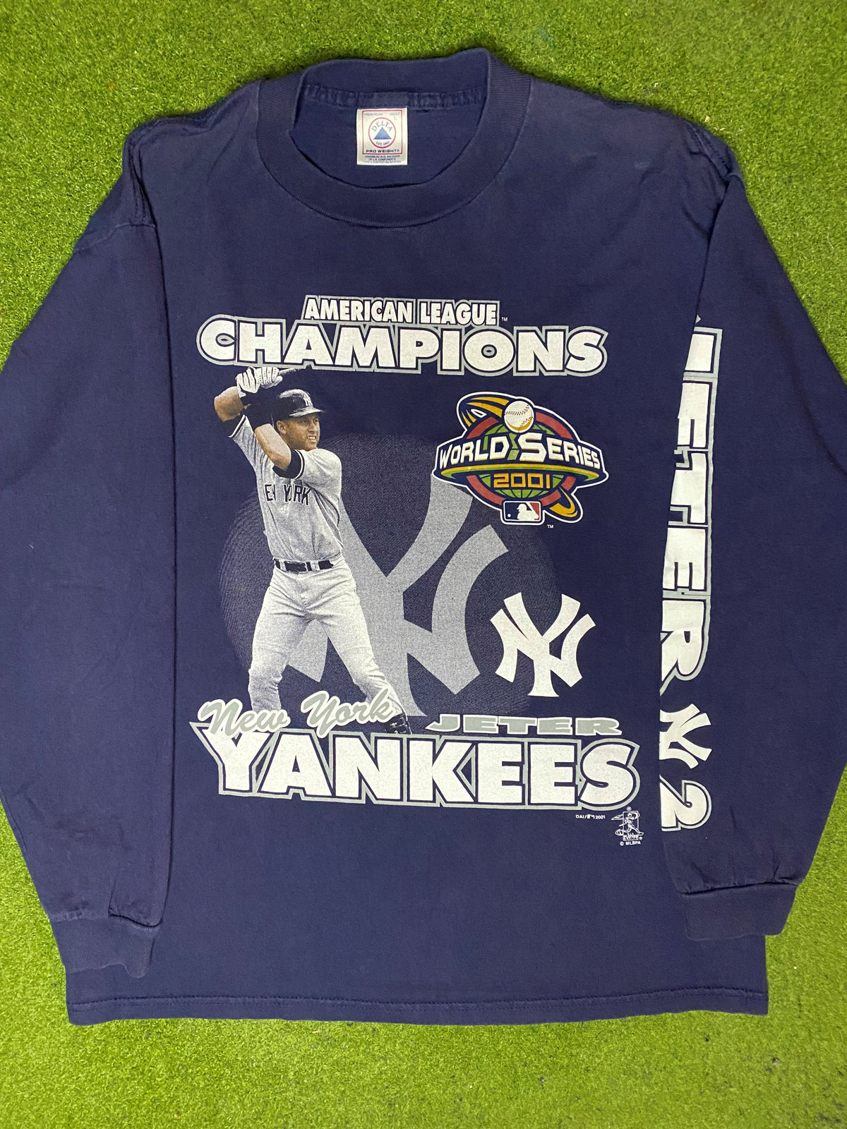 2001 New York Yankees - Derek Jeter - Vintage MLB Player Long Sleeve (Large) - Gametime Vintage