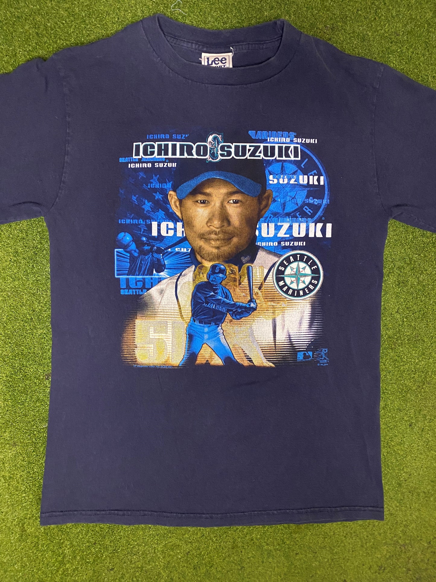 2001 Seattle Mariners - Ichiro Suzuki - Vintage MLB Player T-Shirt (Youth XL) - Gametime Vintage