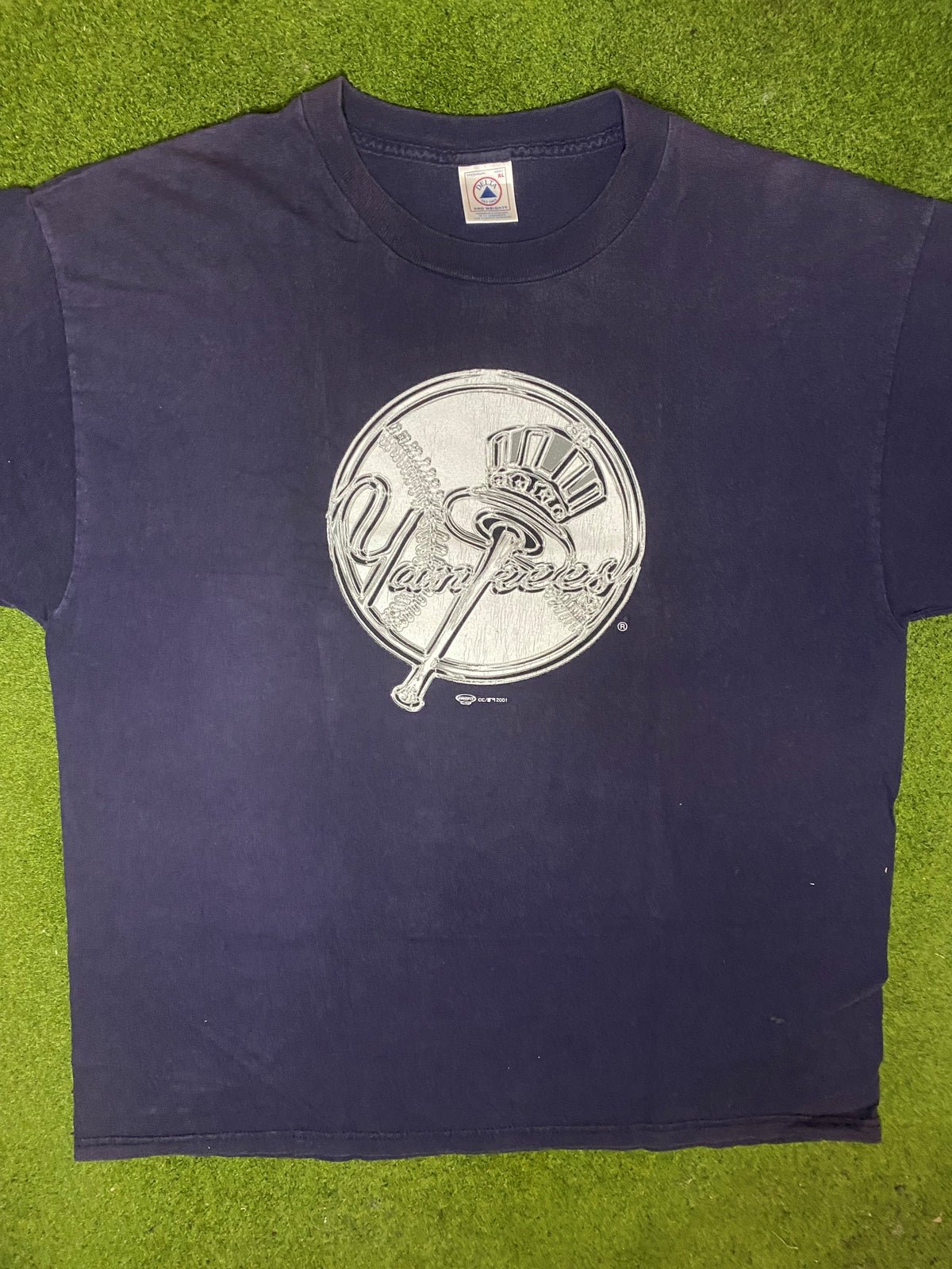 2001 New York Yankees - Vintage MLB T-Shirt (XL) - Gametime Vintage