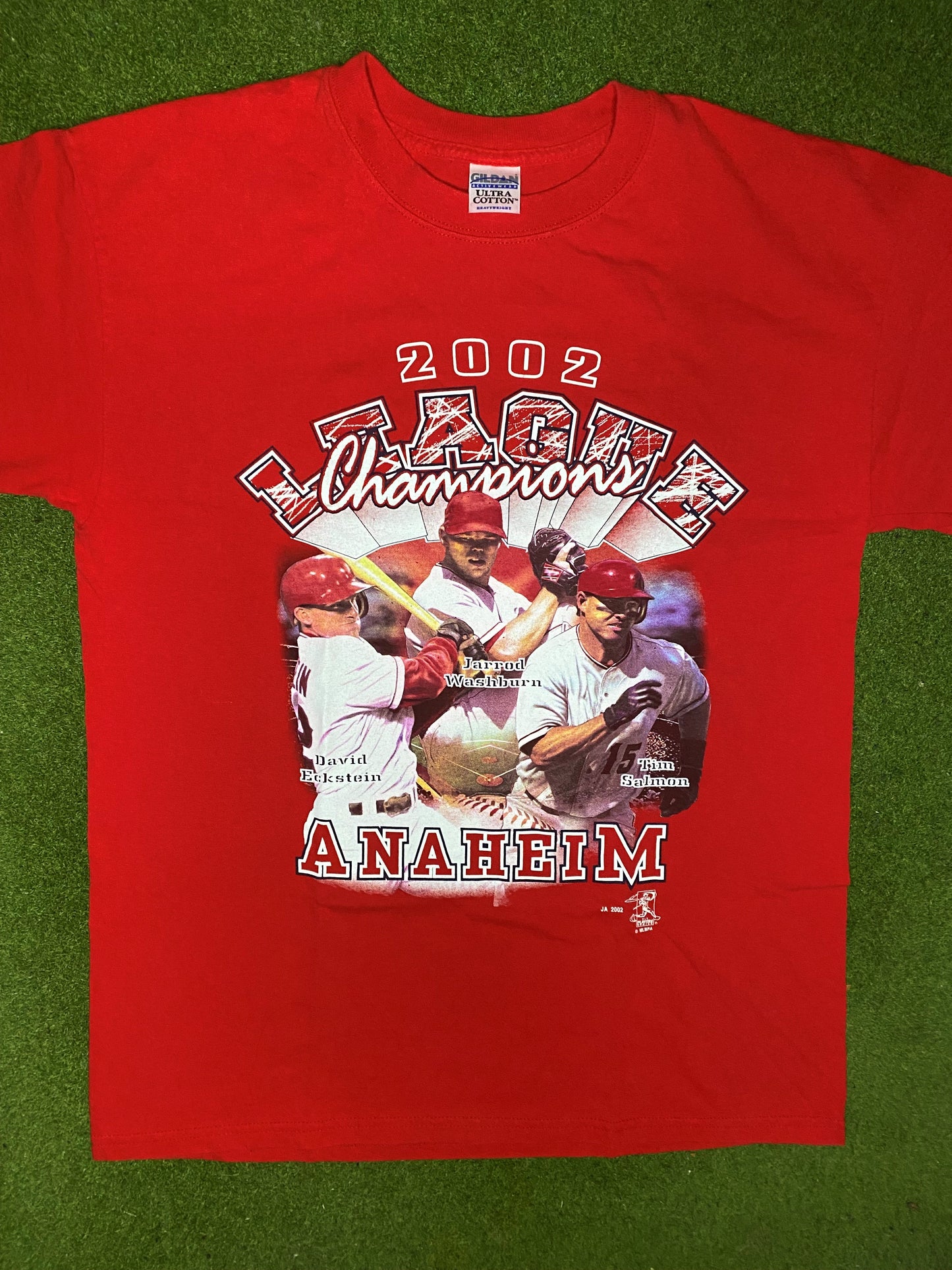 2002 Anaheim Angels - League Champions - Vintage MLB Player T-Shirt (Large) - Gametime Vintage