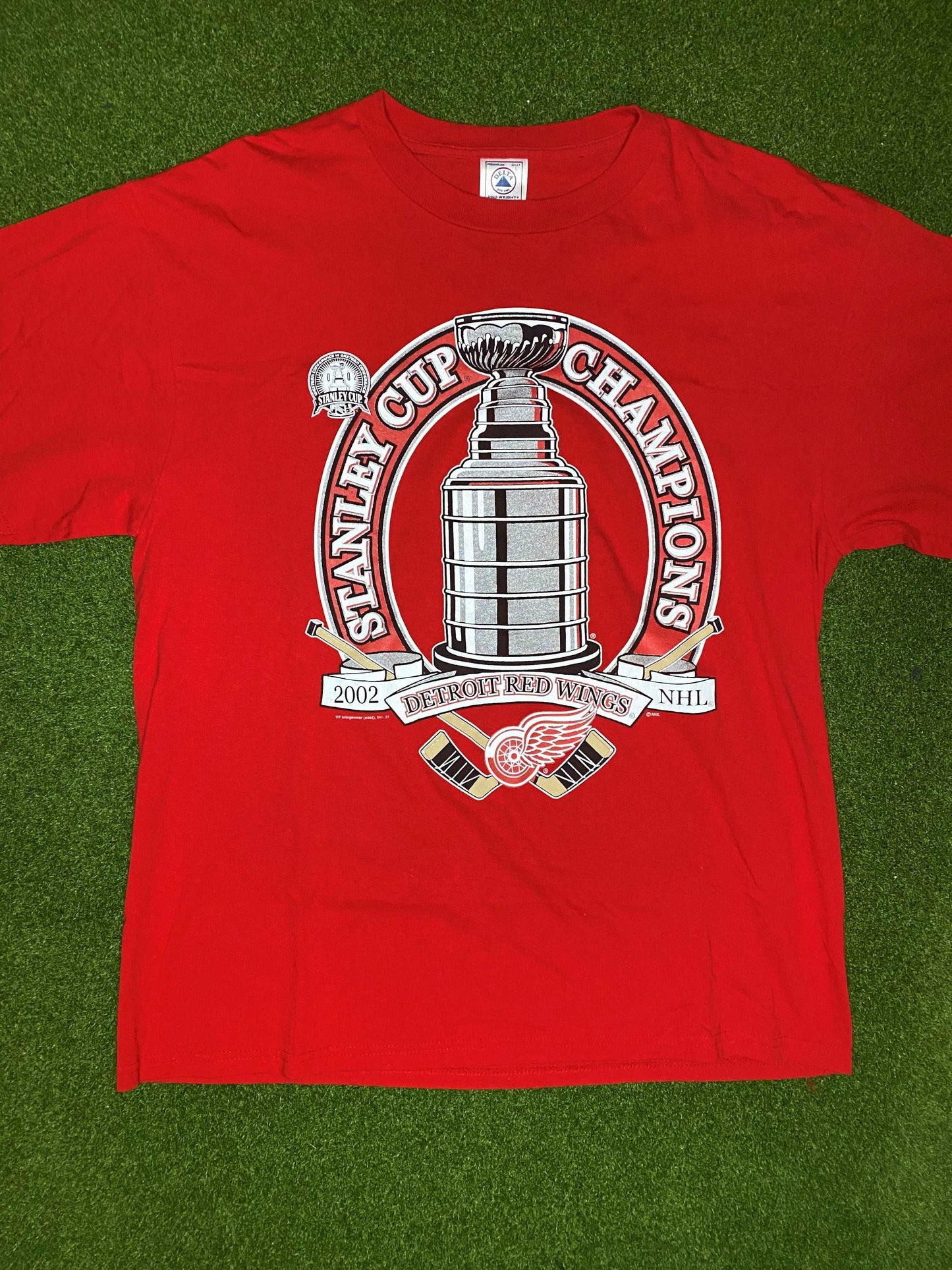 2002 Detroit Red Wings - Stanley Cup Champions - Vintage NHL Tee Shirt (Large) - Gametime Vintage