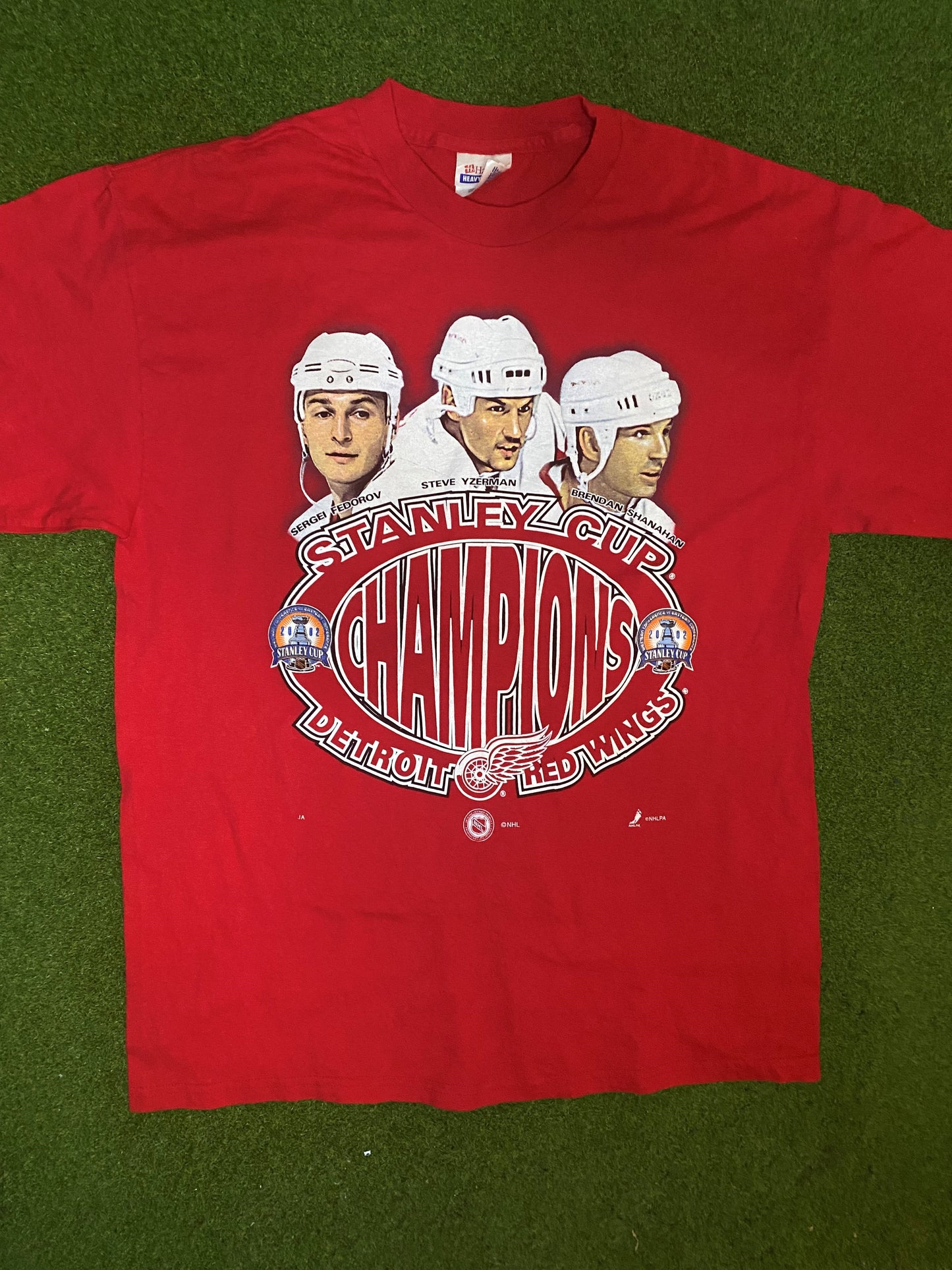 2002 Detroit Red Wings - Stanley Cup Champions - Vintage NHL Player T-Shirt (Large) - Gametime Vintage
