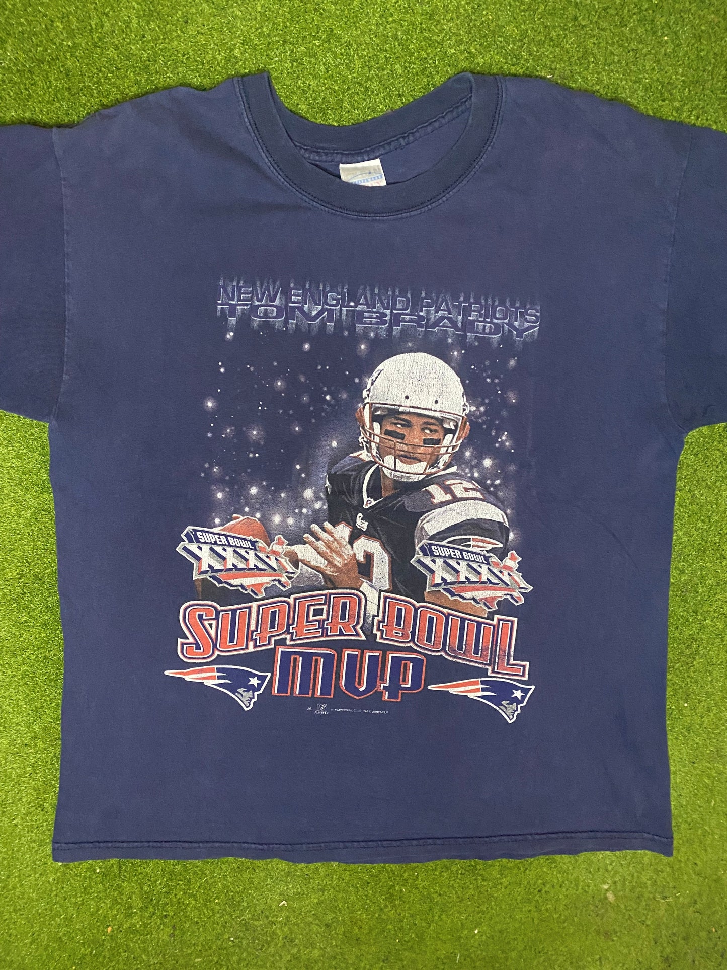 2002 New England Patriots - Tom Brady Super Bowl MVP - Vintage NFL Player T-Shirt (Large) - Gametime Vintage