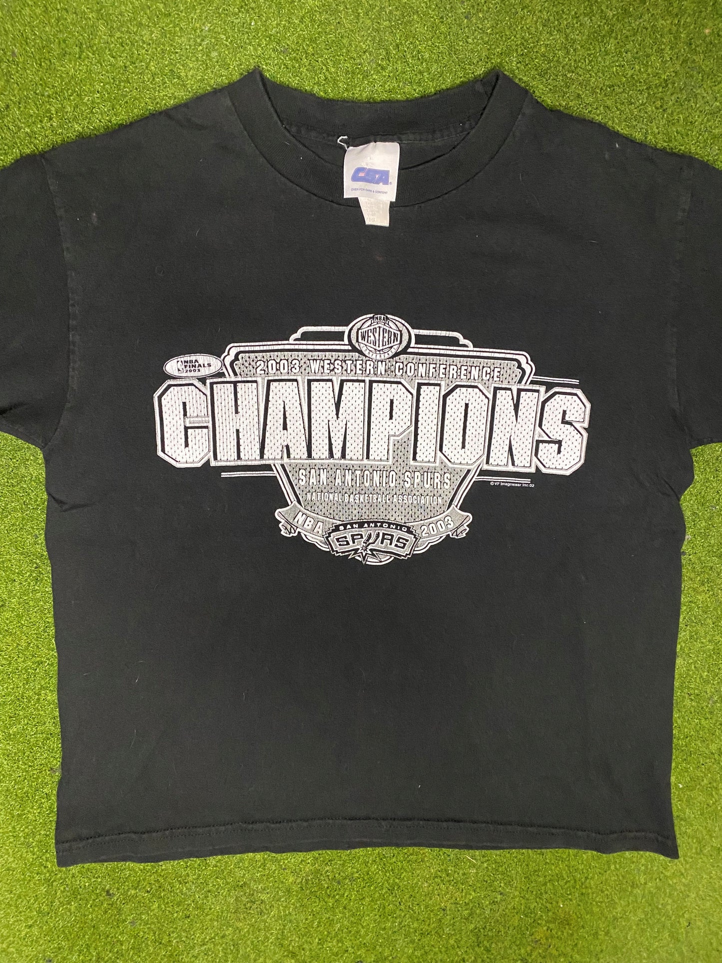 2003 San Antonio Spurs - West Conf Champs - Vintage NBA T-Shirt (Youth Large) - Gametime Vintage