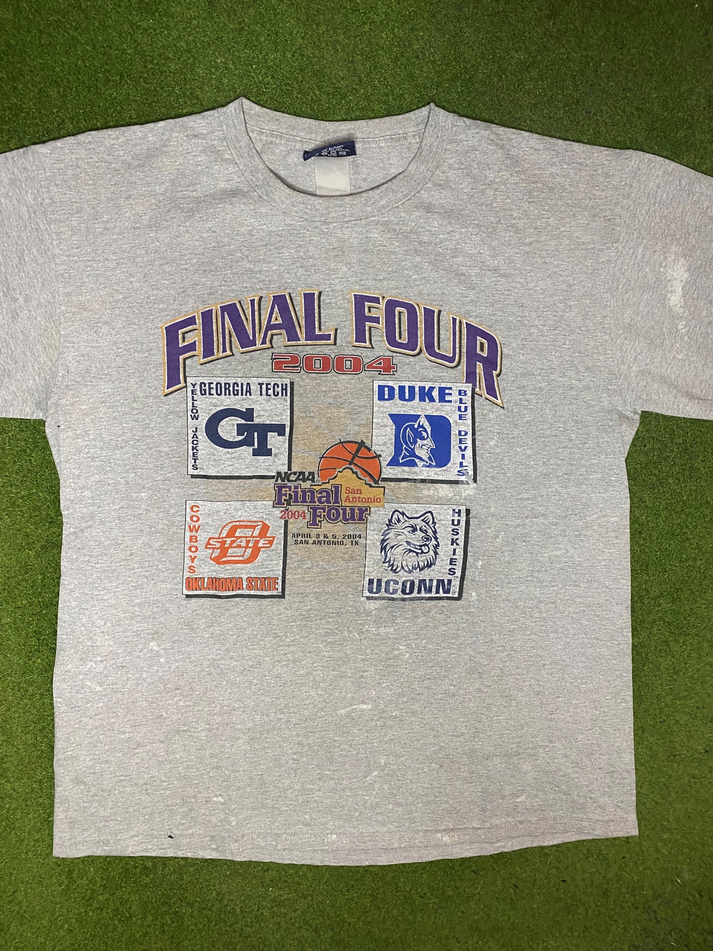 2004 Final Four - San Antonio - Vintage College Basketball T-Shrit (Large) - Gametime Vintage