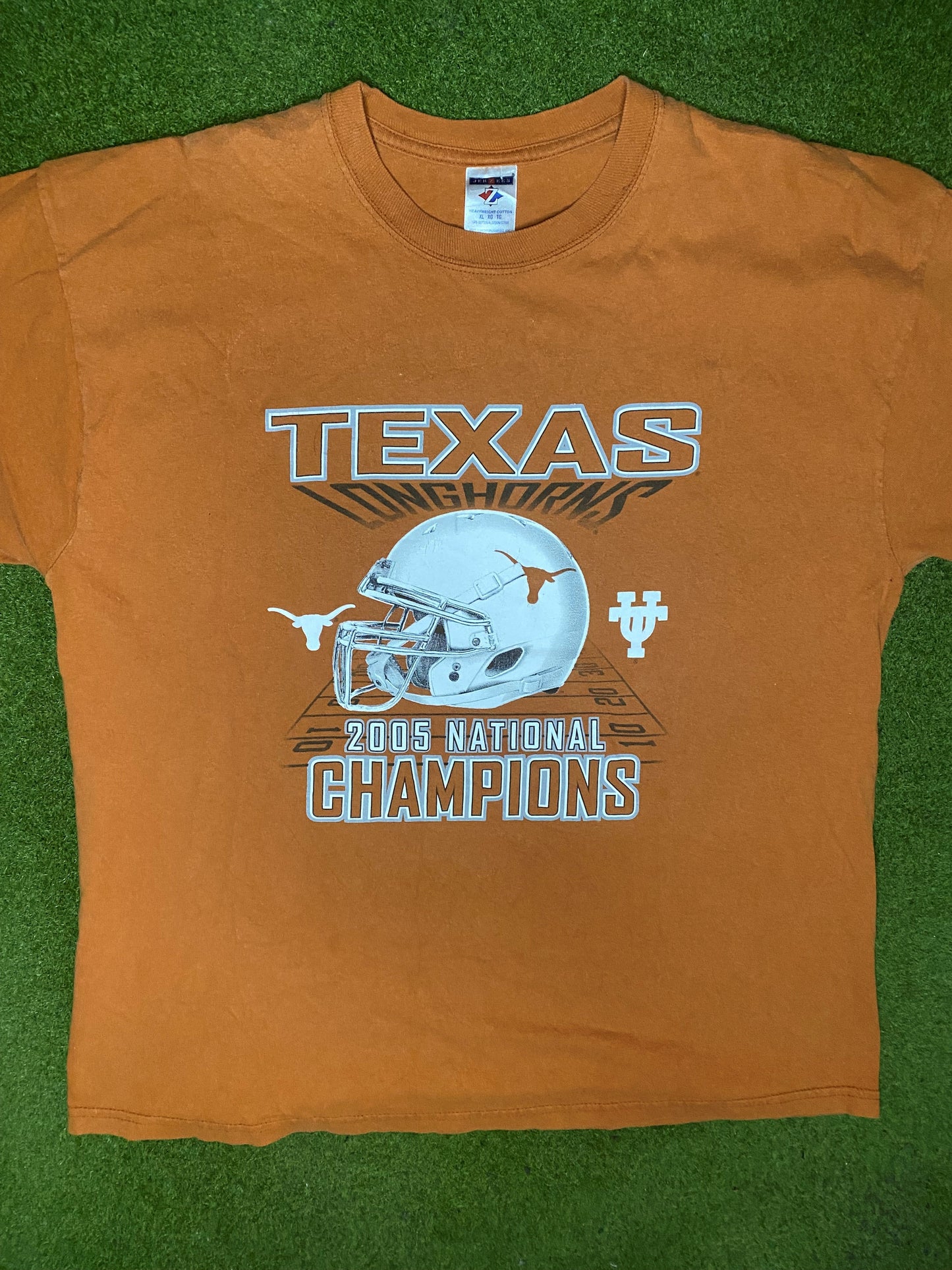 2005 Texas Longhorns - National Champions - Vintage College T-Shirt (XL) - Gametime Vintage