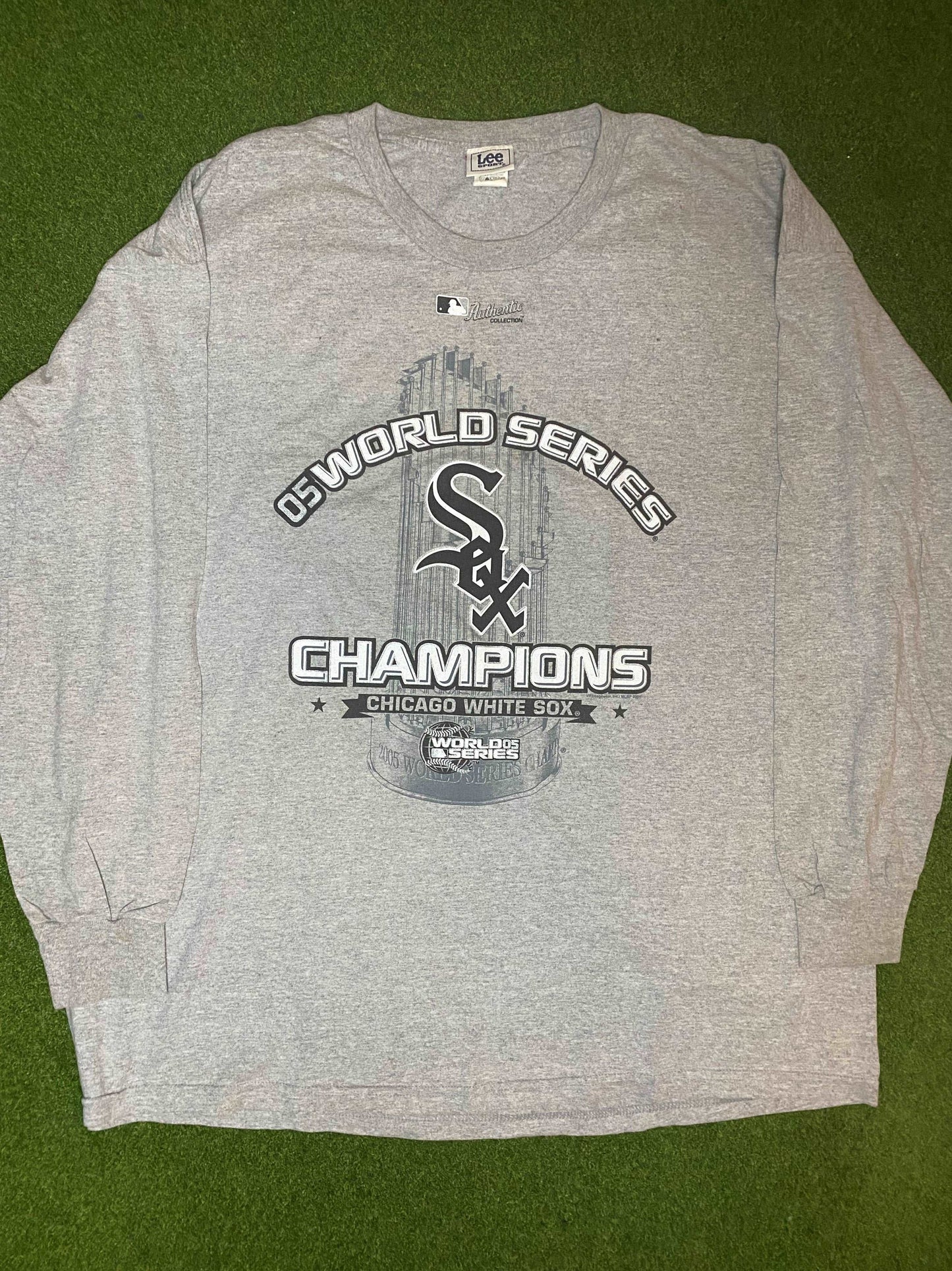 2005 Chicago White Sox - World Series Champs - Vintage MLB Long Sleeve Shirt (2XL) - Gametime Vintage