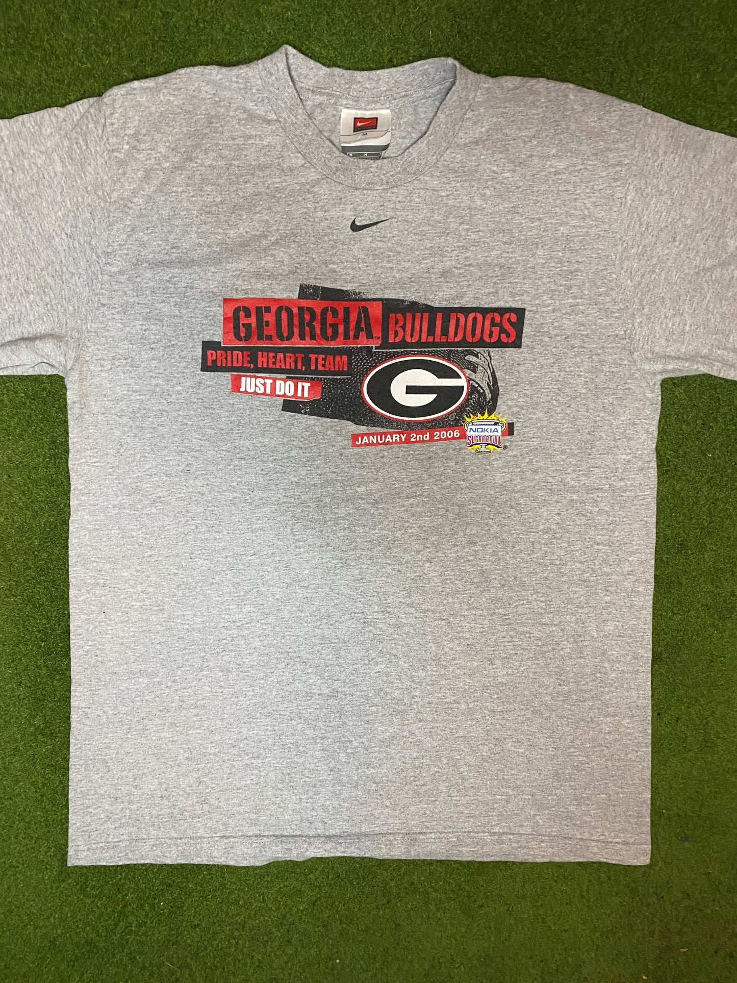 2006 Georgia Bulldogs - Sugar Bowl - Nike - Vintage College Football T-Shirt (Medium) - Gametime Vintage
