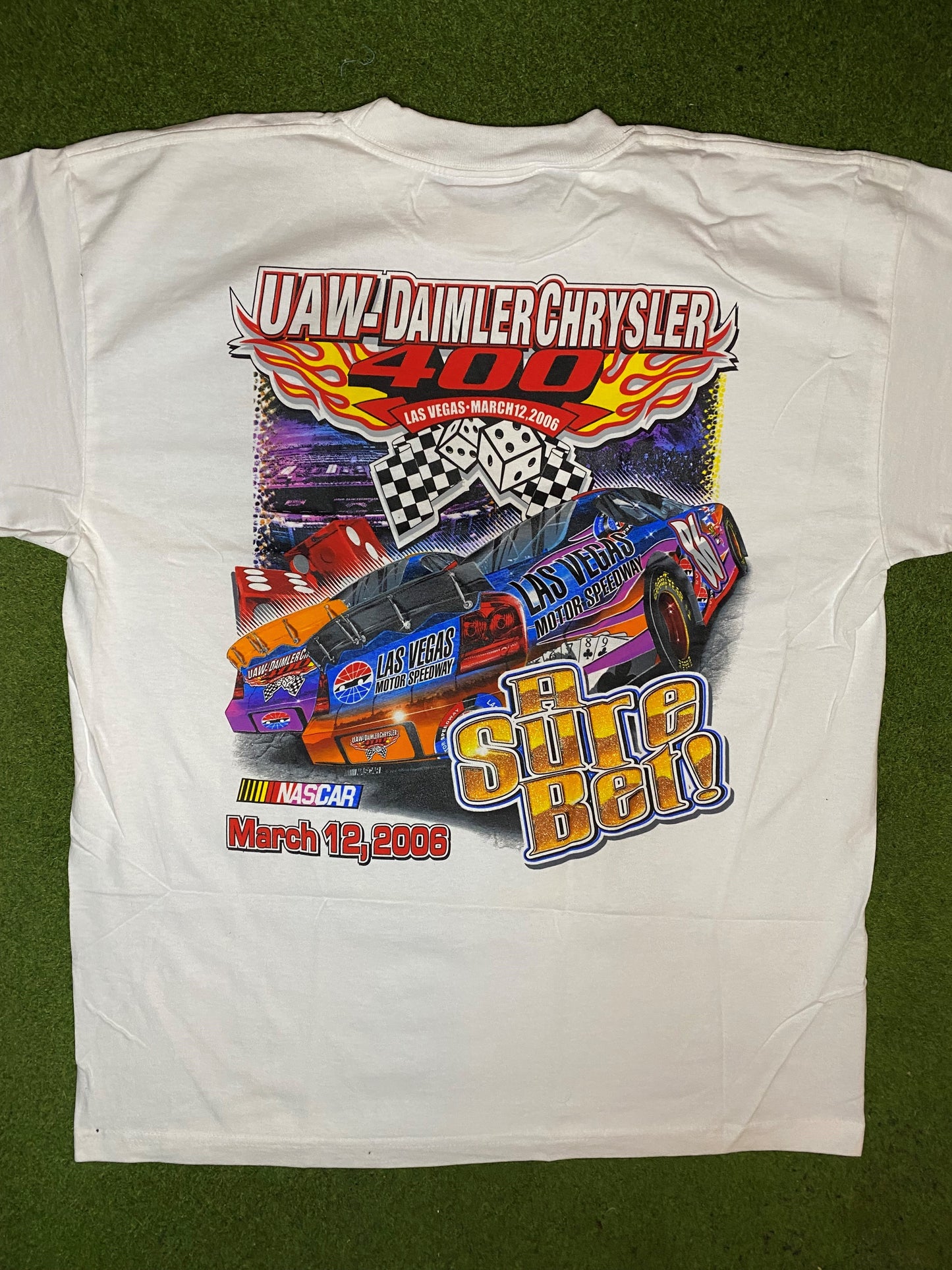 2006 UAW-Daimler Chrysler - Las Vegas - Vintage NASCAR T-Shirt (XL) - Gametime Vintage