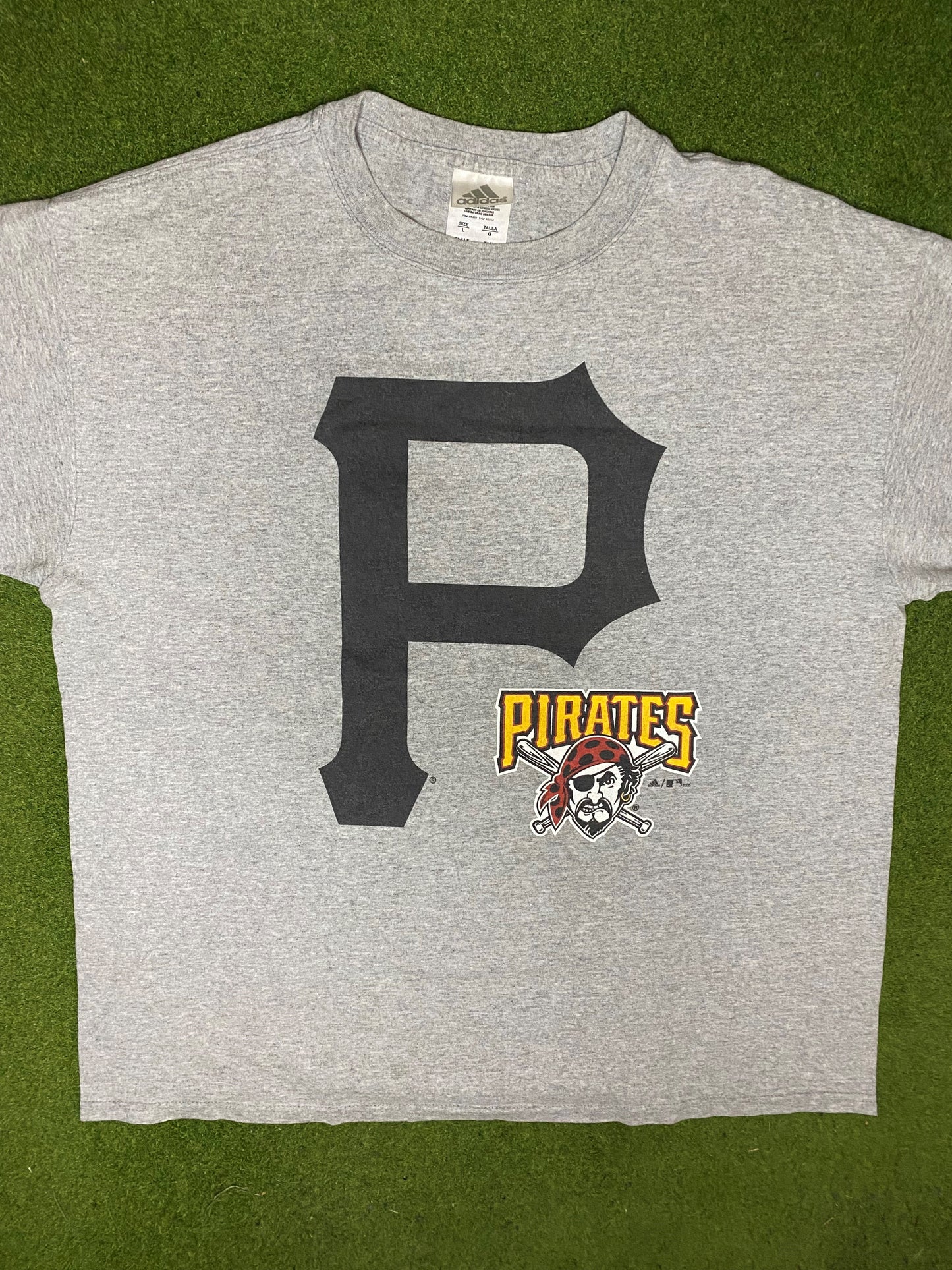 2006 Pittsburgh Pirates - Vintage MLB T-Shirt (Large) - Gametime Vintage