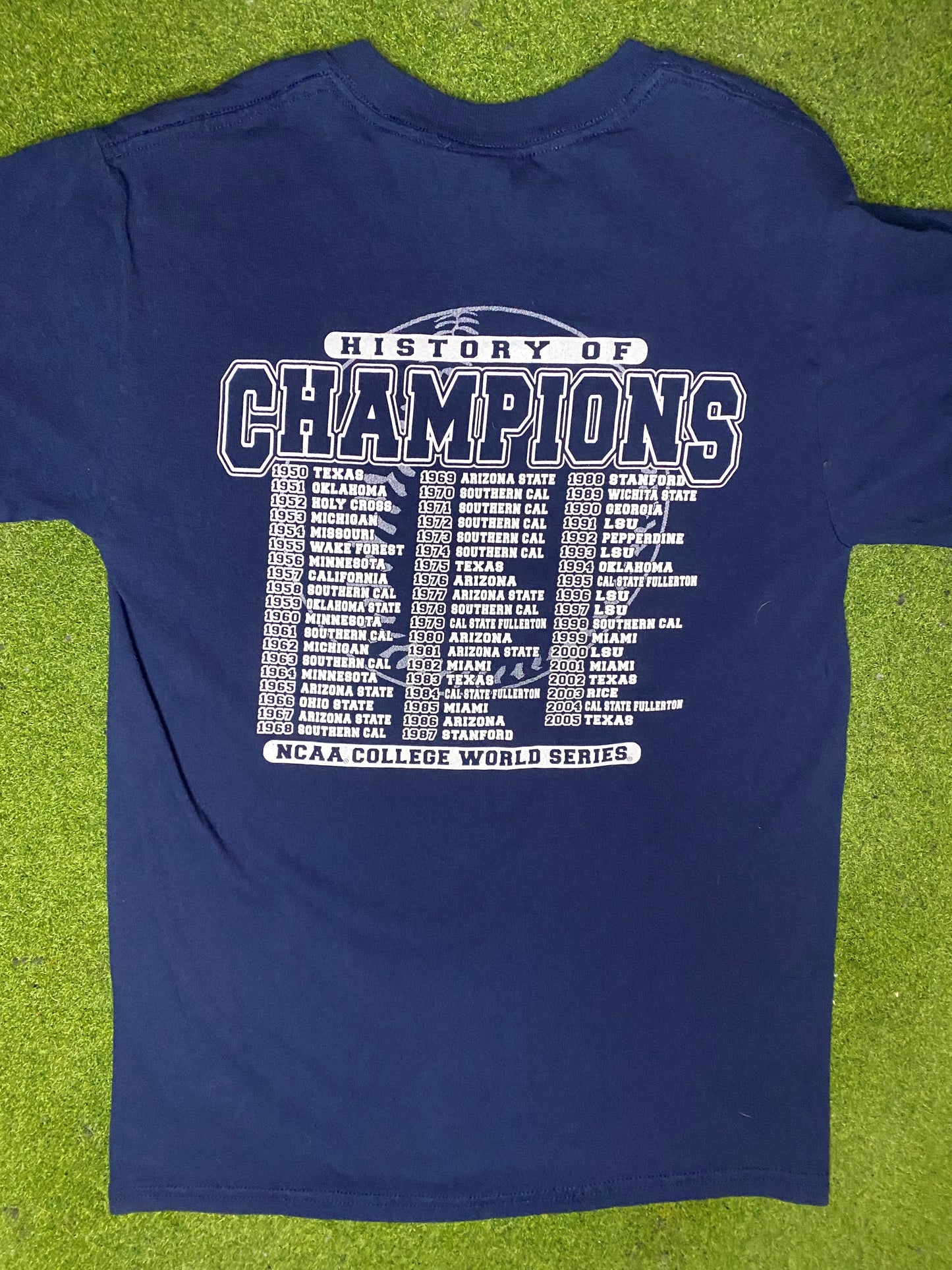 2006 College World Series - Vintage College Baseball T-Shirt (Small) - Gametime Vintage