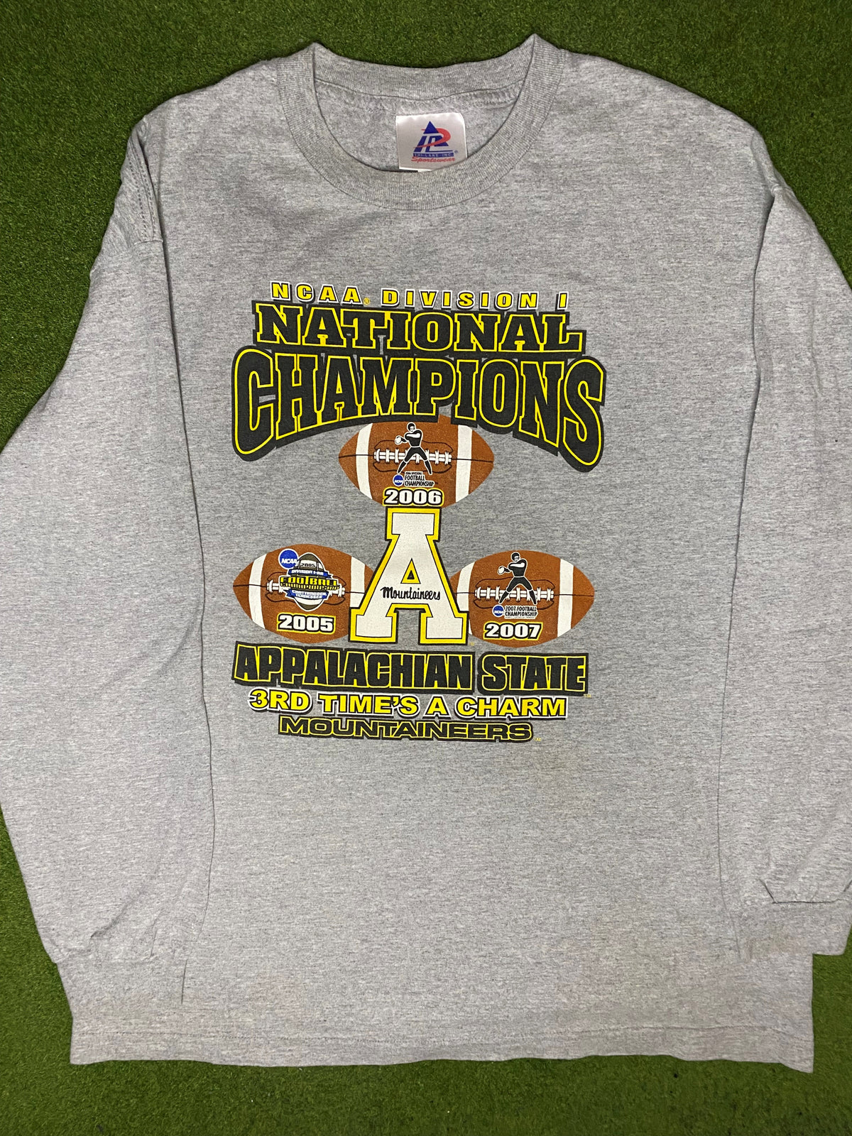 2007 Appalachian State Mountaineers - National Champions - Vintage College Long Sleeve (XL) - Gametime Vintage
