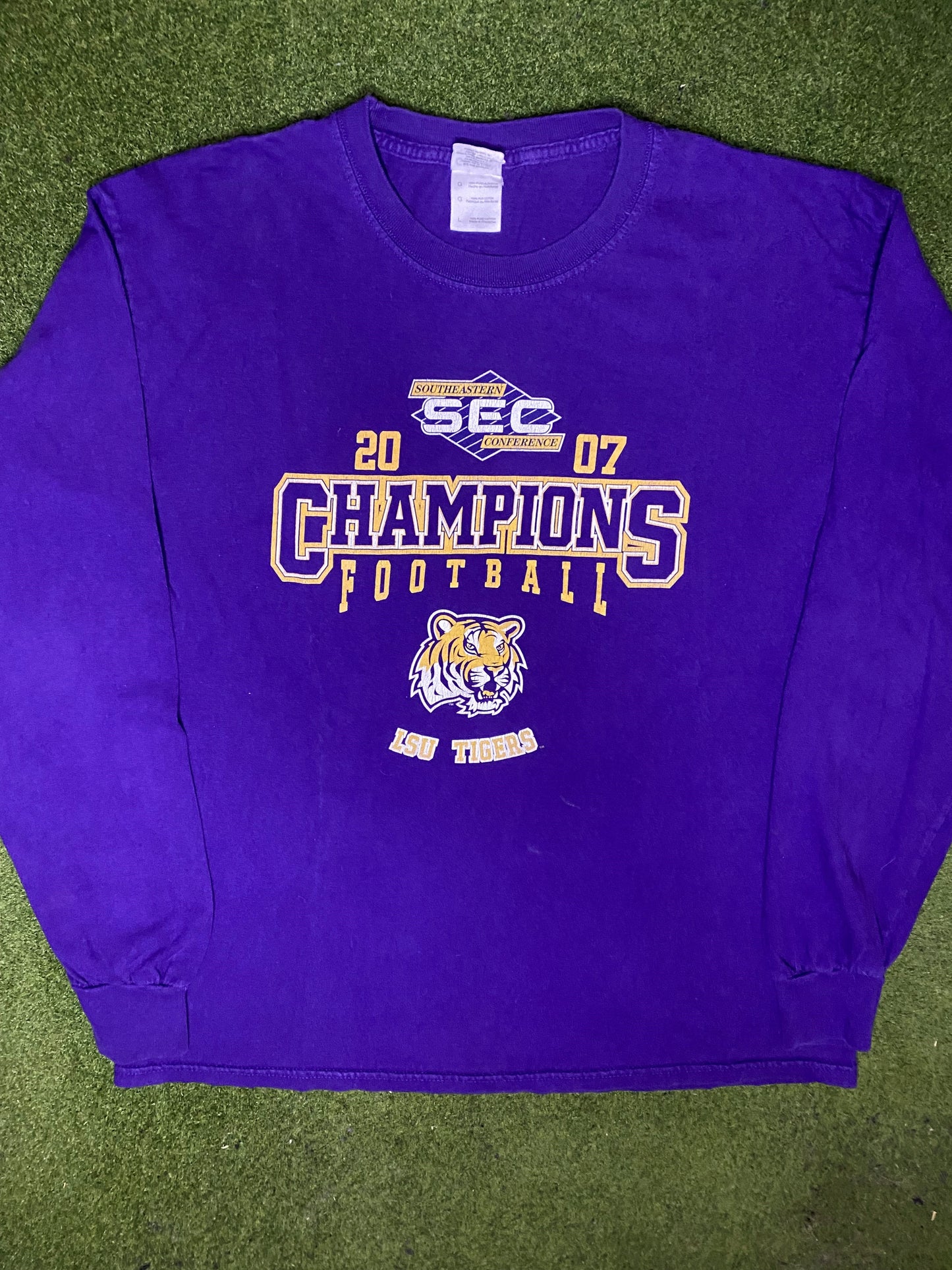 2007 LSU Tigers - SEC Champions - Vintage College Football Long Sleeve (Large) - Gametime Vintage