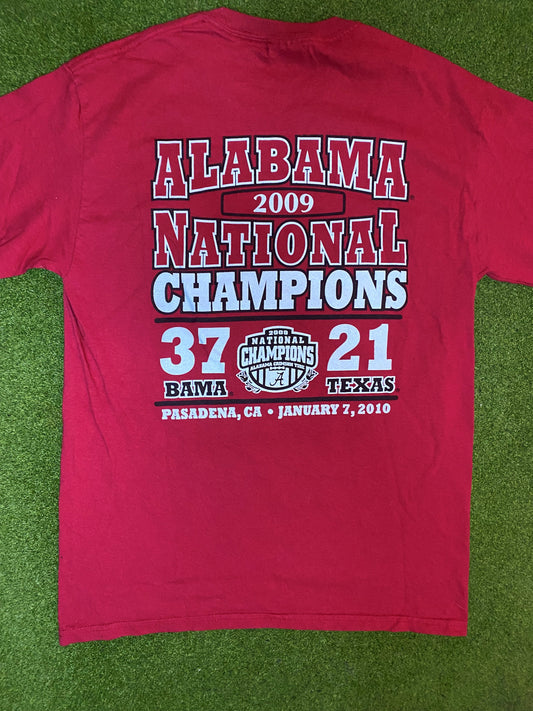 2009 Alabama Crimson Tide - National Champions - Double Sided - Vintage College Football T-Shirt (Medium) - Gametime Vintage