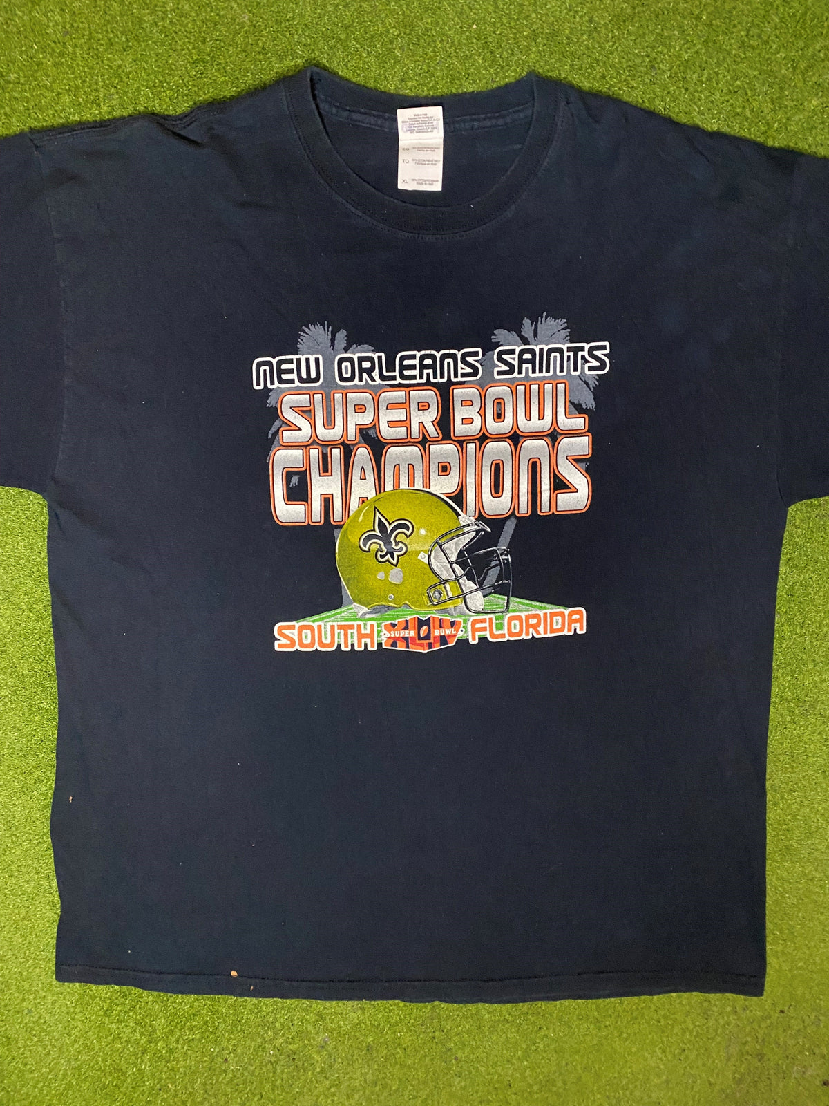 2009 New Orleans Saints - Super Bowl XLIV Champions - Vintage NFL T-Shirt (XL) - Gametime Vintage