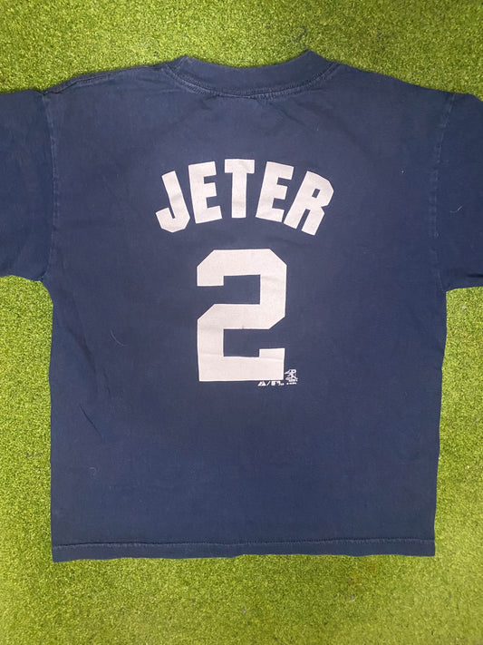 2010 New York Yankees - Derek Jeter - Vintage MLB Player T-Shirt (Youth Large) - Gametime Vintage