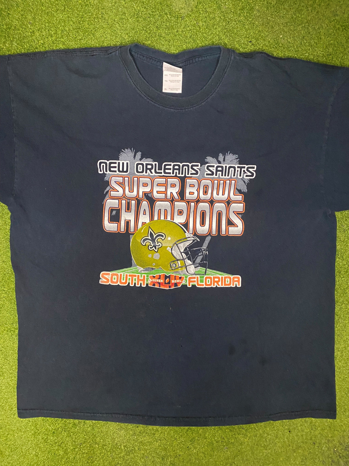 2010 New Orleans Saints - Super Bowl Champions - Vintage NFL T-Shirt (XL) - Gametime Vintage
