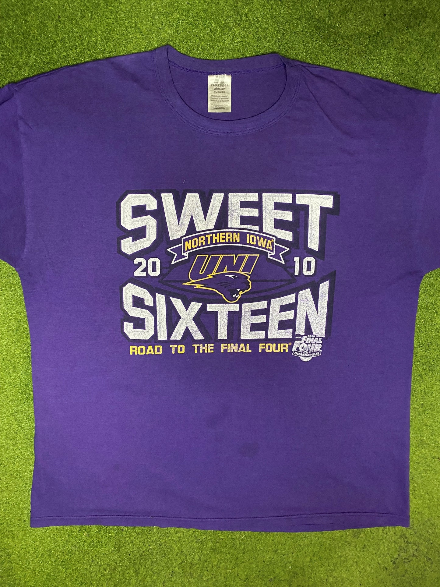 2010 Northern Iowa Panthers - Sweet 16 - Vintage College T-Shirt (XL) - Gametime Vintage