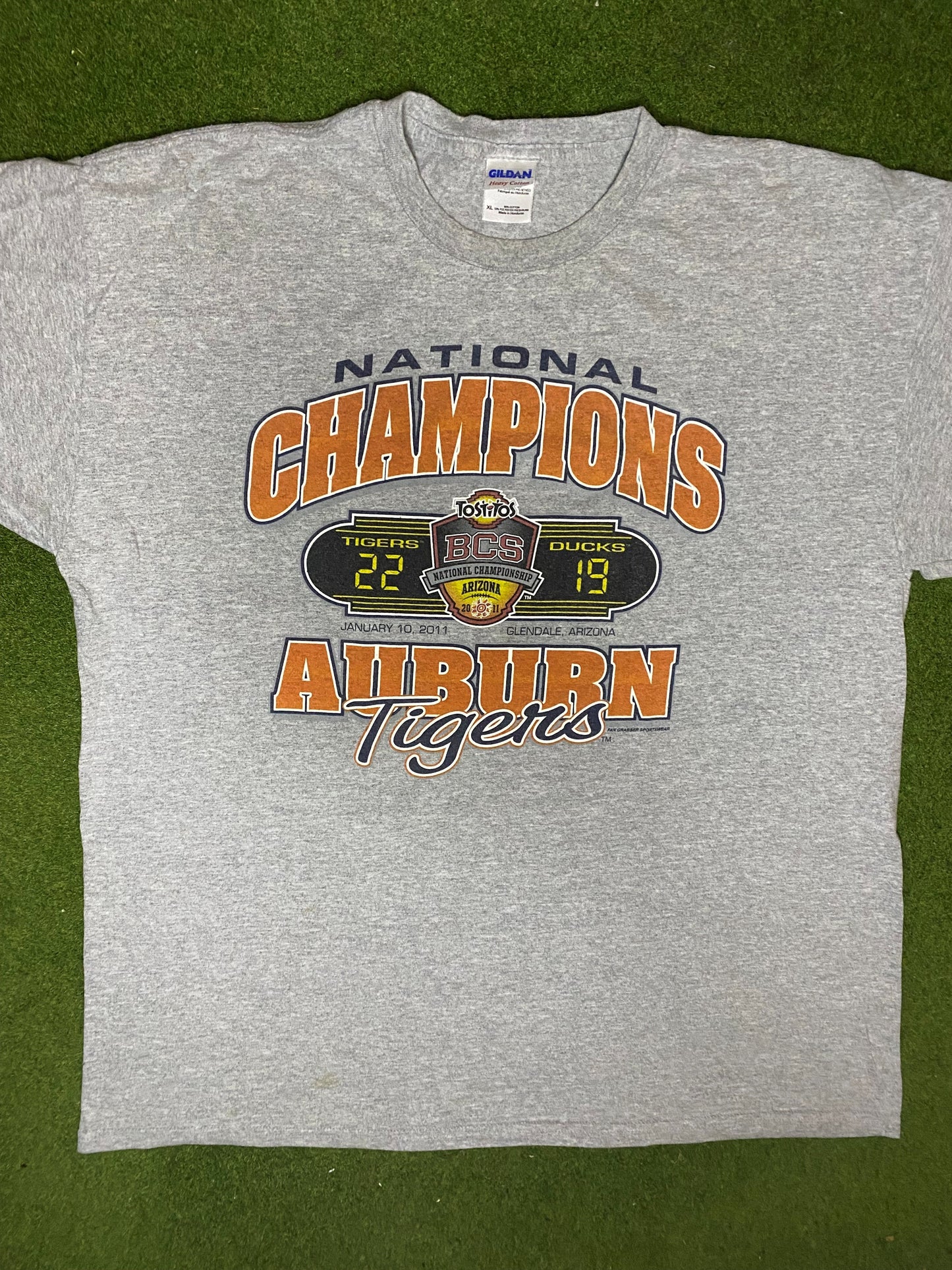 2011 Auburn Tigers - National Champions - Vintage College T-Shirt (XL) - Gametime Vintage