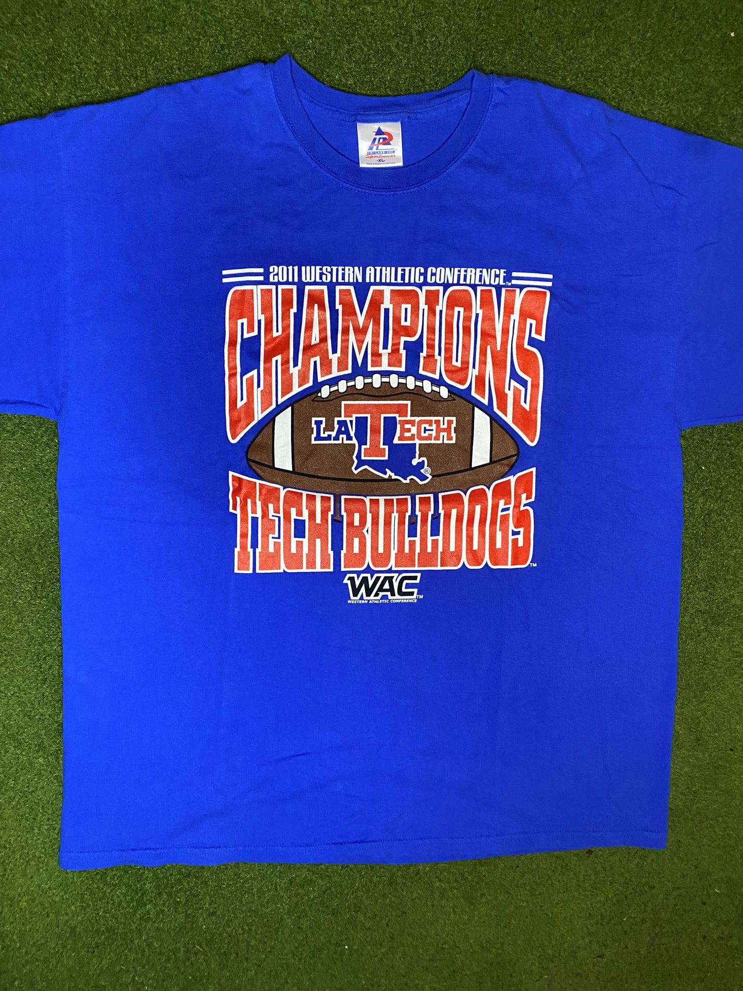 2011 La Tech Bulldogs - WAC Champions - Vintage College Football T-Shirt (XL) - Gametime Vintage