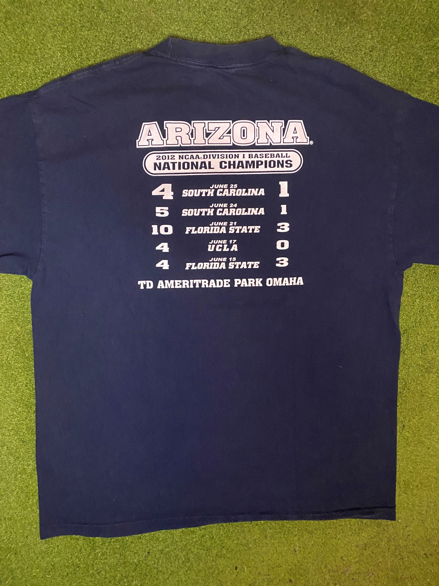 2012 Arizona Wildcats - National Champions - Vintage College Baseball T-Shirt (XL) - Gametime Vintage