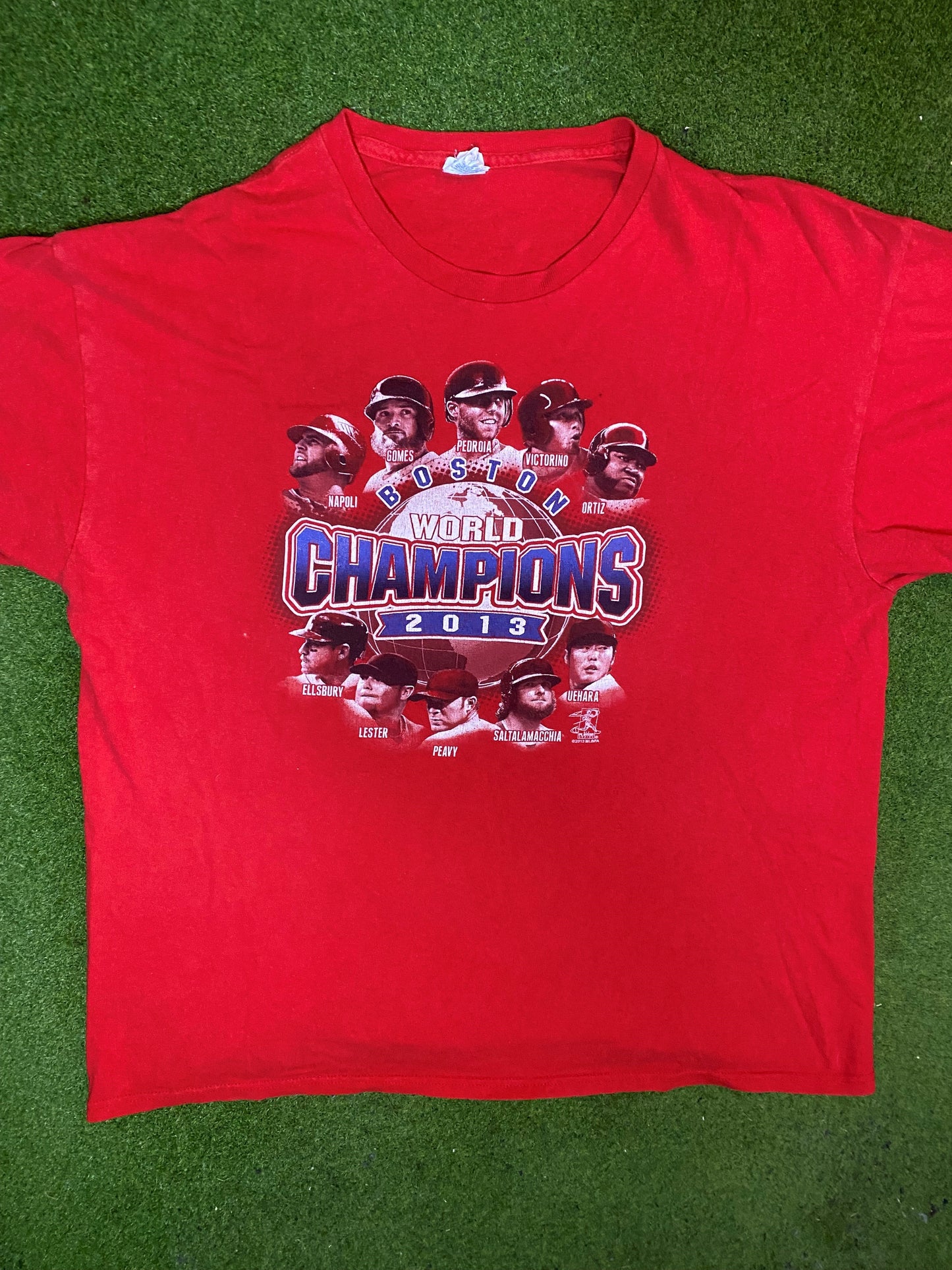 2013 Boston Red Sox - World Series Champions - Vintage MLB T-Shirt (XL) - Gametime Vintage