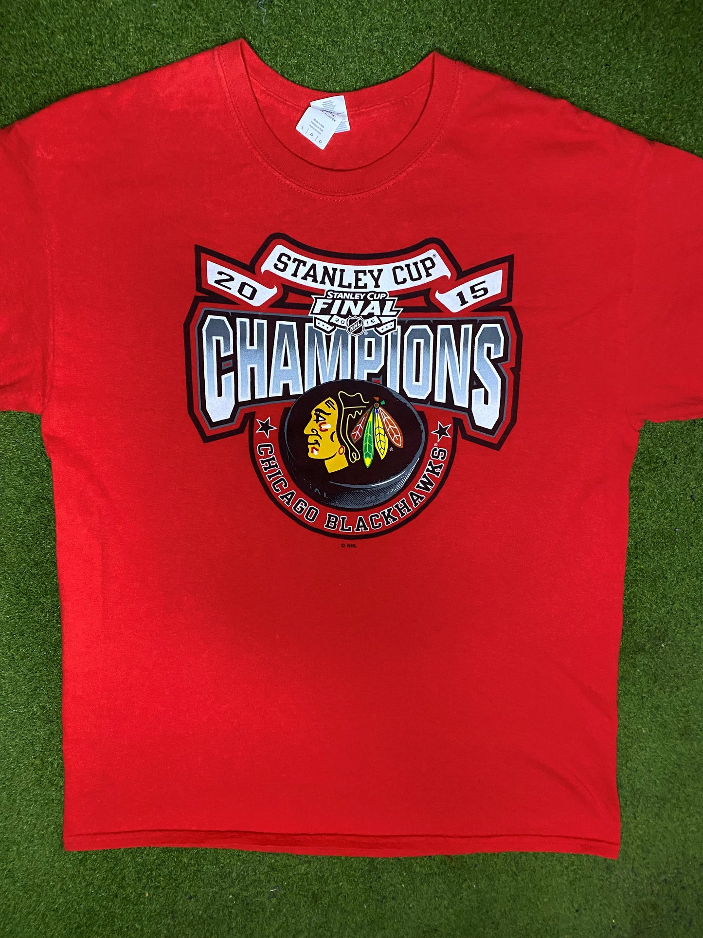 2015 Chicago Blackhawks - Stanley Cup Champions - Vintage NHL T-Shirt (Large) - Gametime Vintage