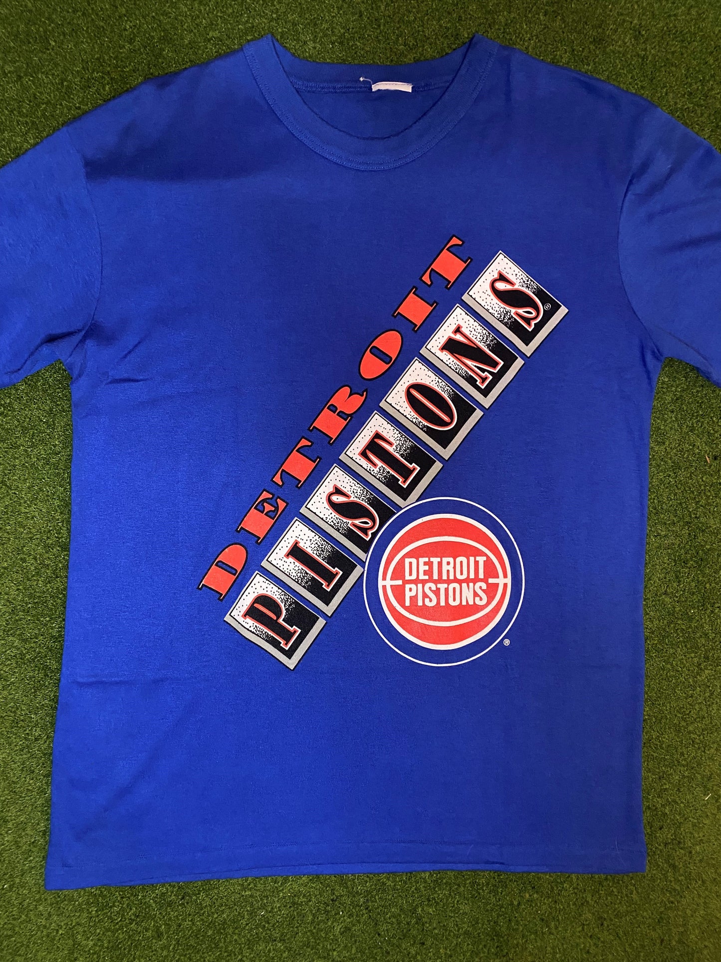 80s Detroit Pistons - Vintage NBA T-Shirt (Large) - Gametime Vintage