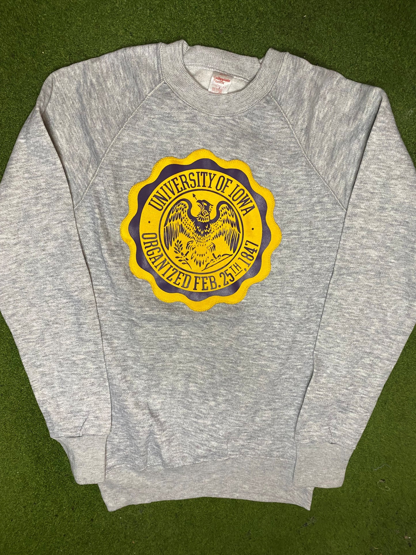 80s Iowa Hawkeyes - Vintage University Sweatshirt (Medium) - Gametime Vintage