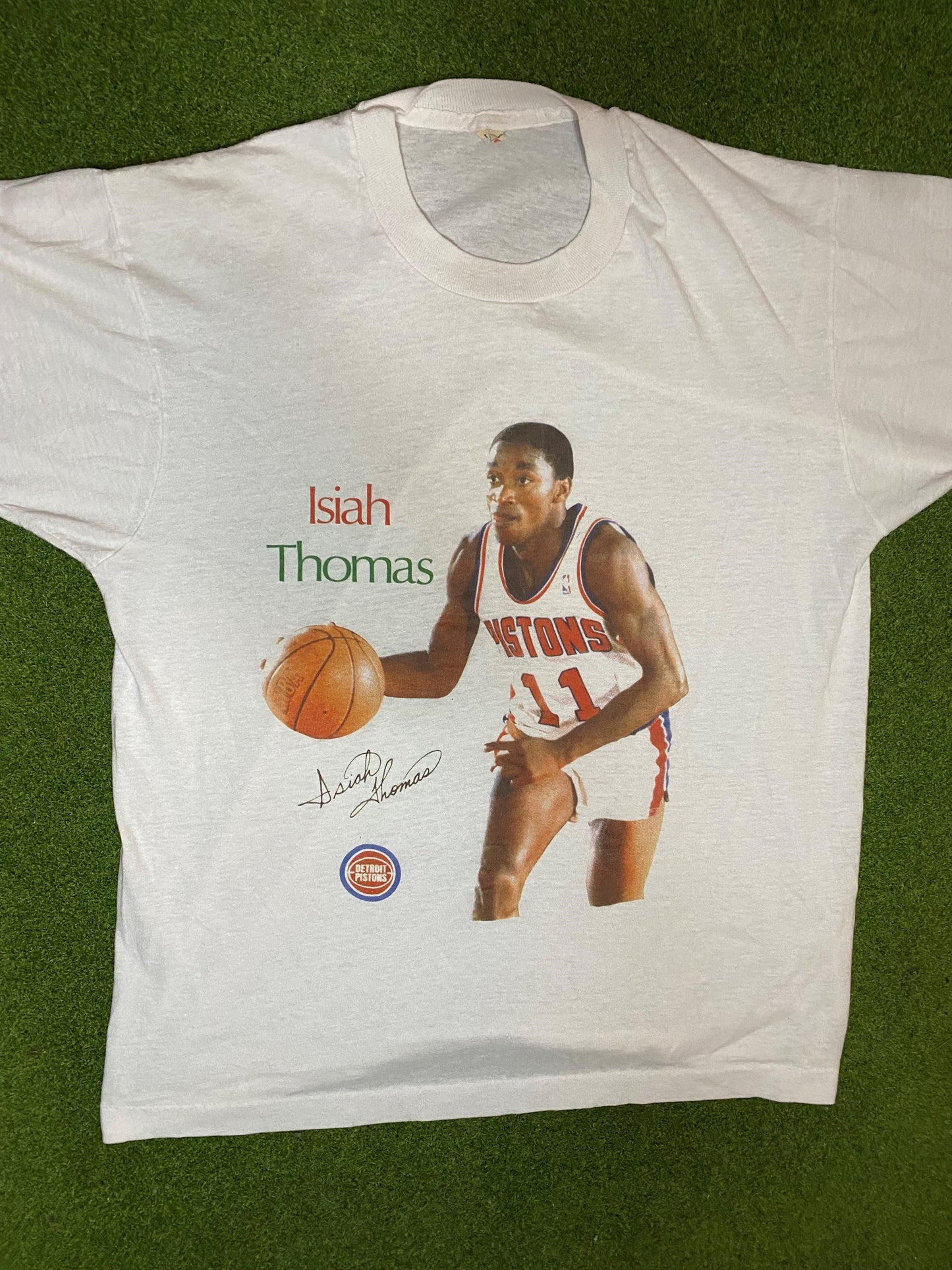 80s Detroit Pistons - Isiah Thomas - Vintage NBA Player T-Shirt (Large) - Gametime Vintage