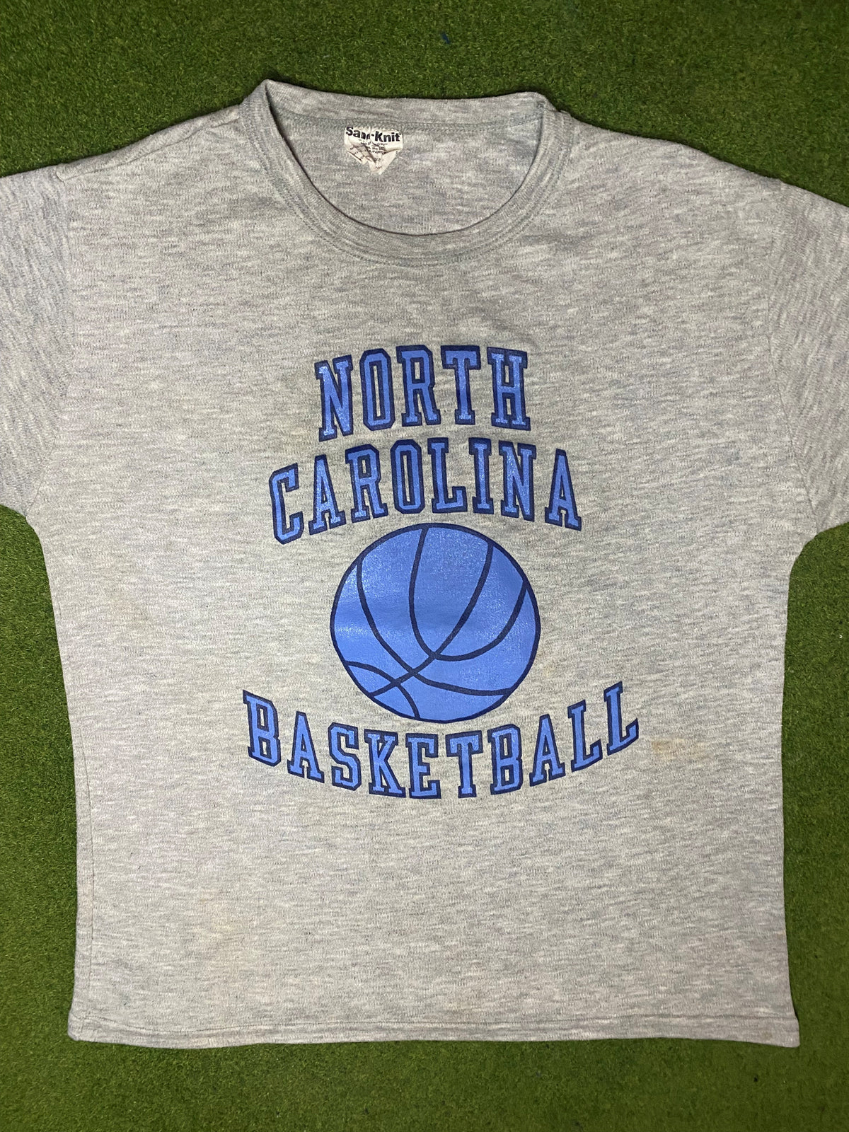 80s North Carolina Tar Heels - Vintage College Basketball T Shirt (Large) - Gametime Vintage