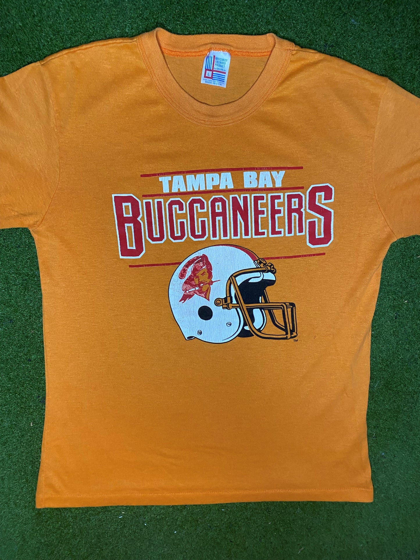 80s Tampa Bay Buccaneers - Vintage NFL T-Shirt (Large) - Gametime Vintage