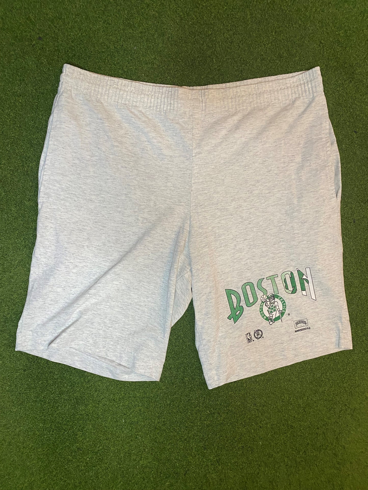 90s Boston Celtics - Vintage NBA Shorts (Medium) - Gametime Vintage