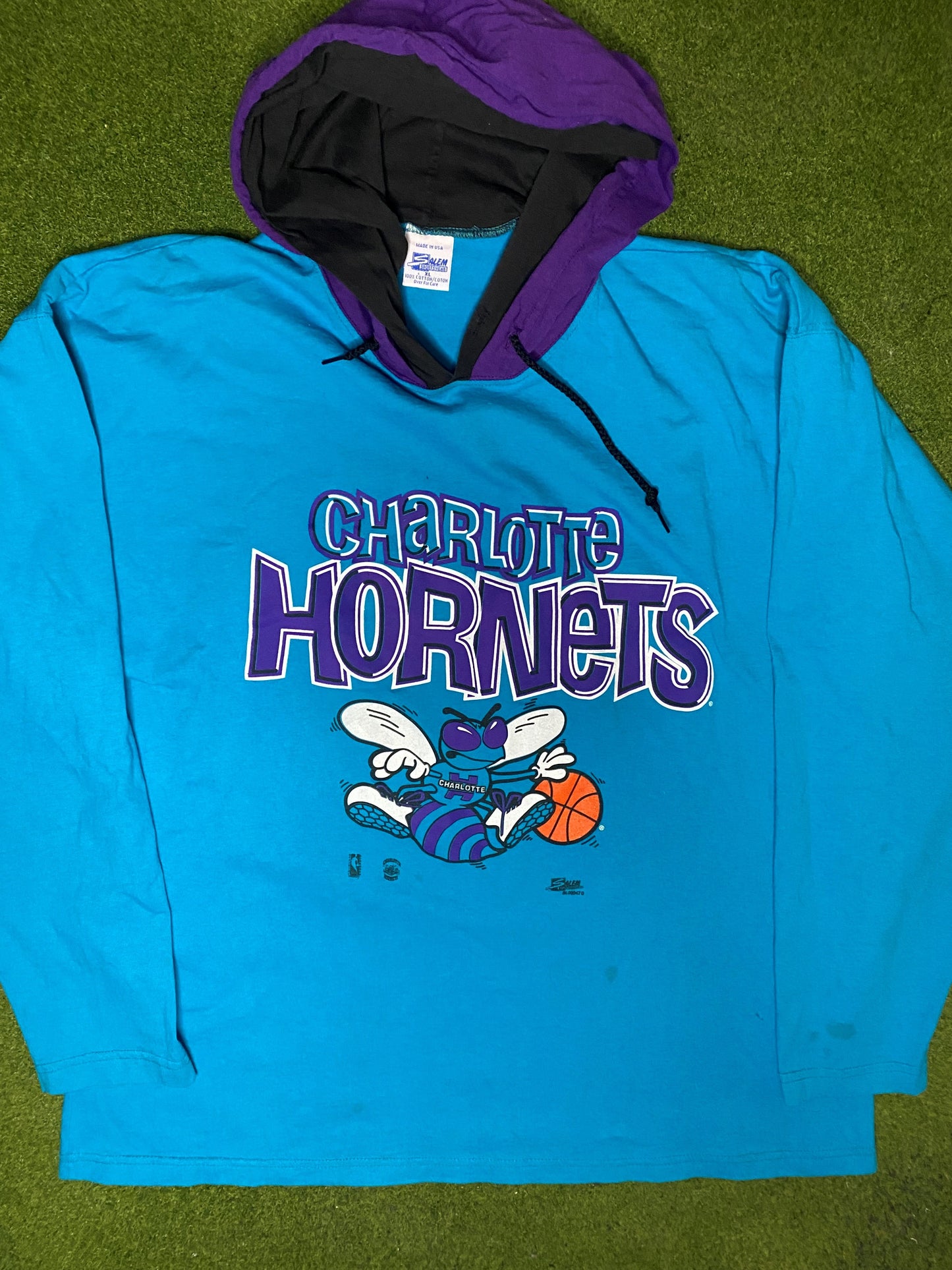 90s Charlotte Hornets - Vintage NBA Hoodie (XL) - Gametime Vintage