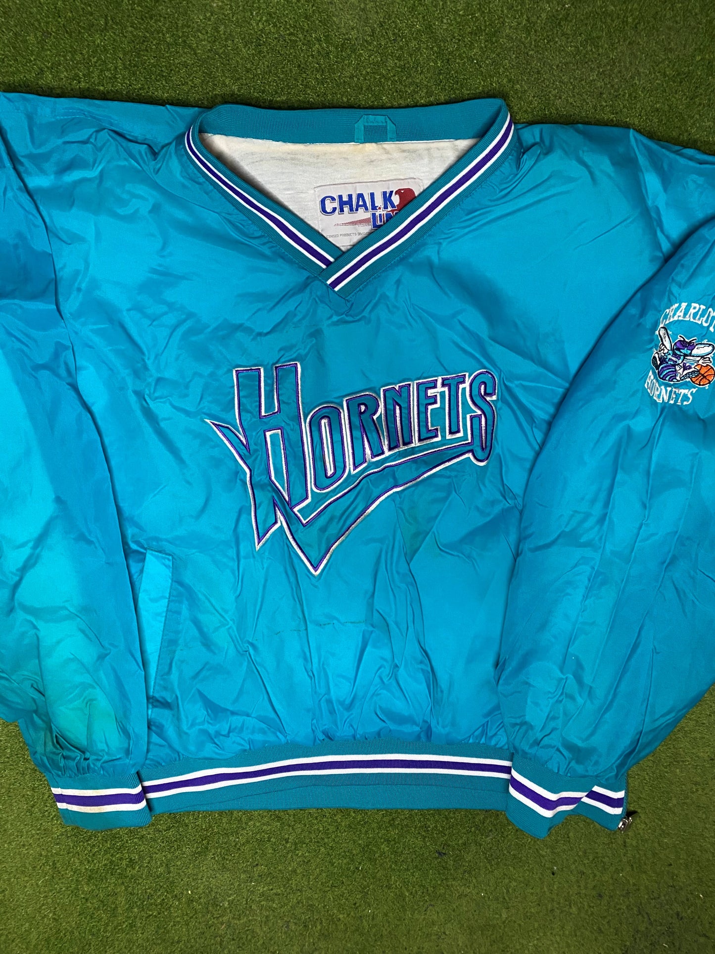 90s Charlotte Hornets - Vintage NBA Windbreaker (XL) - Gametime Vintage